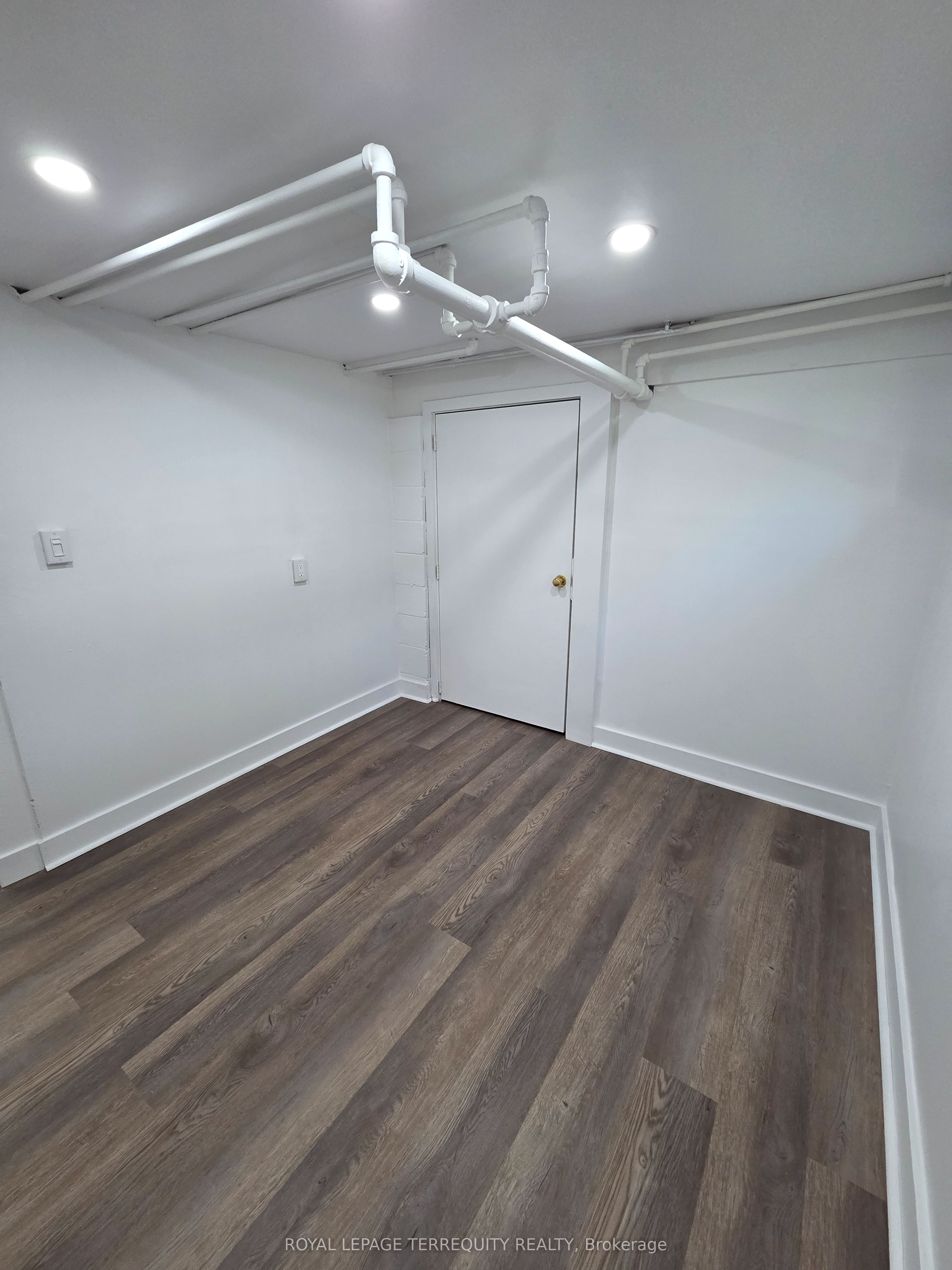 214 Clonmore Drive Property Photo 6
