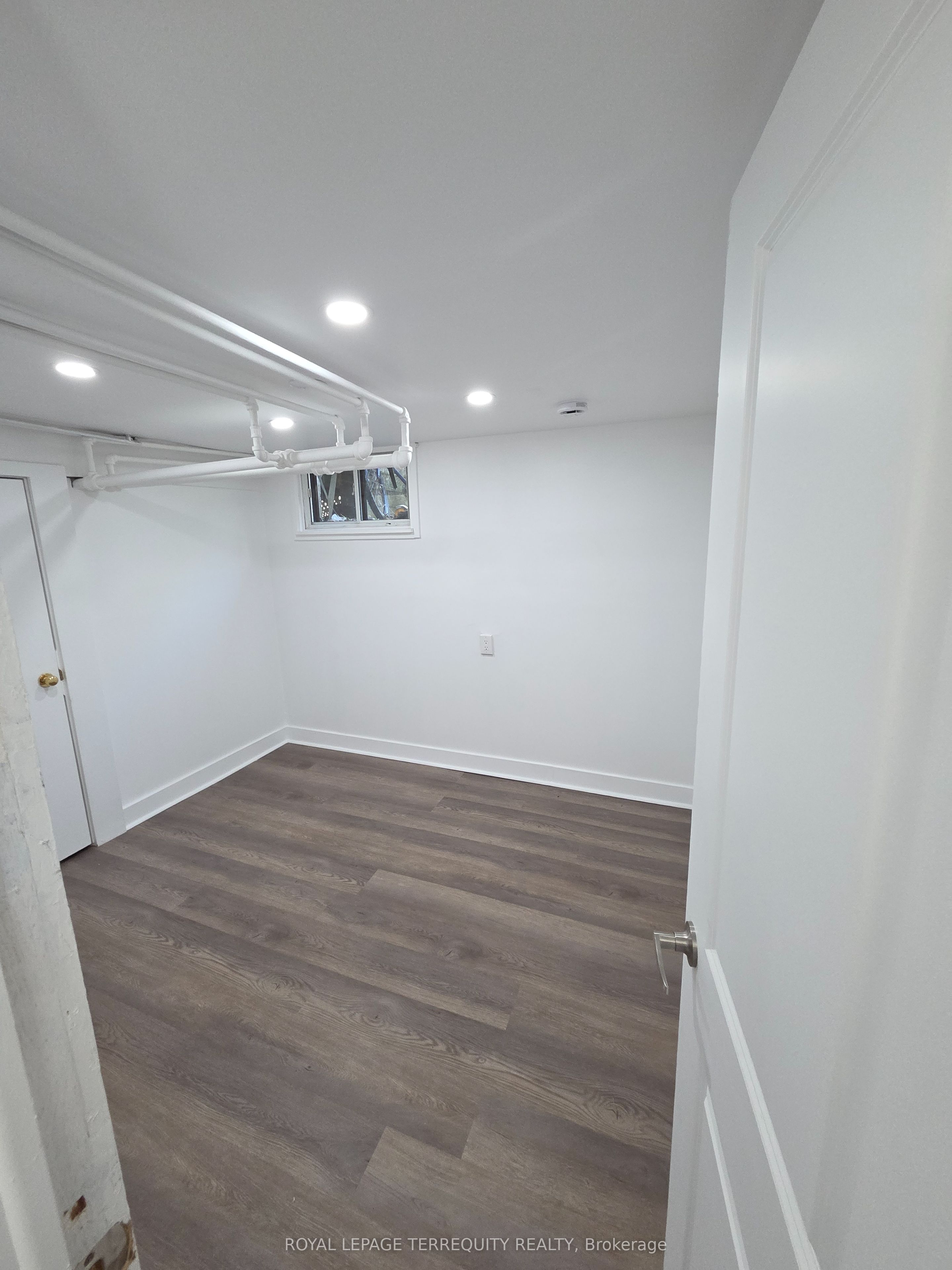 214 Clonmore Drive Property Photo 8