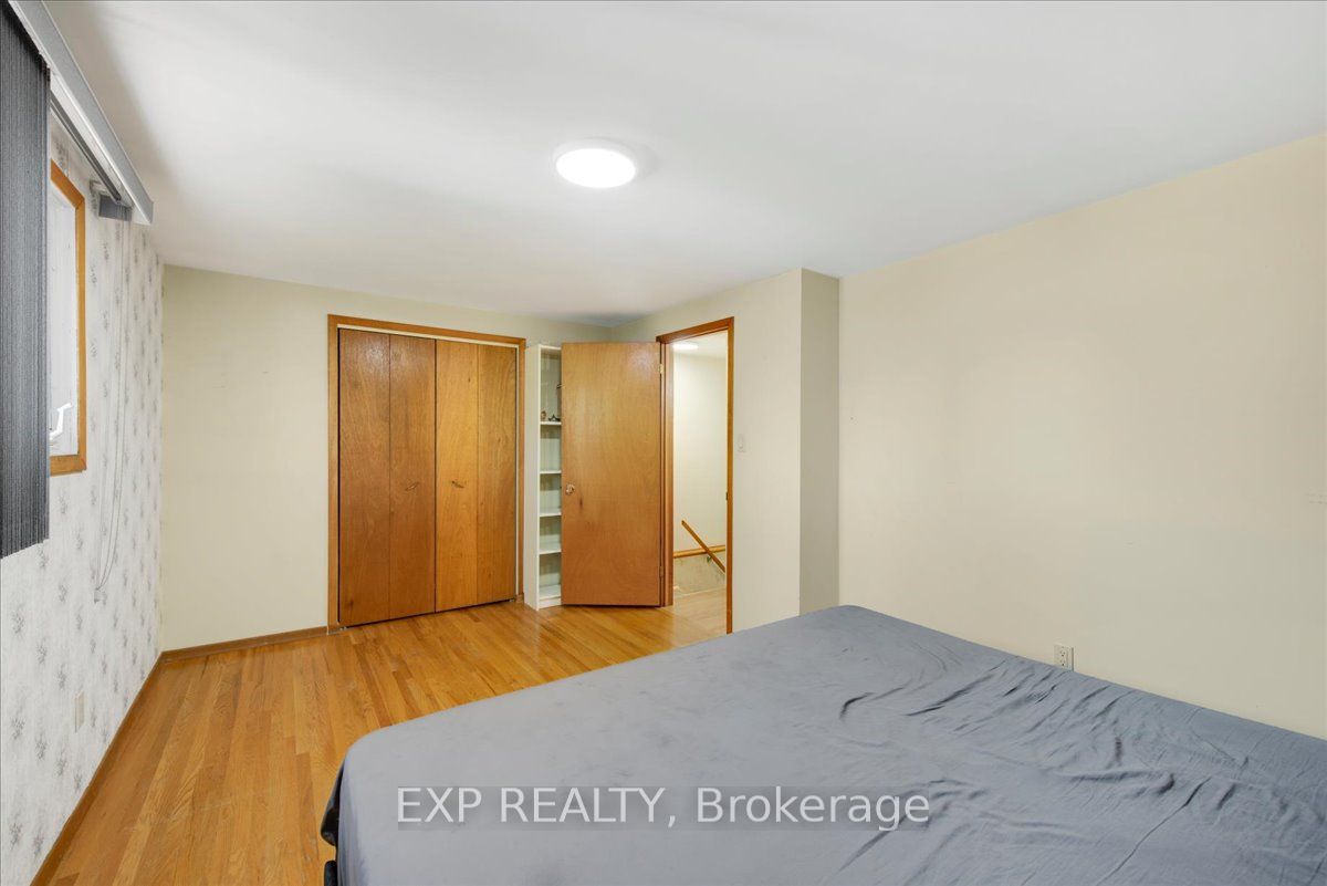 376 Surrey Drive Property Photo 17