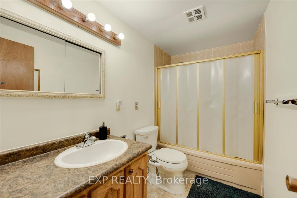 376 Surrey Drive Property Photo 18
