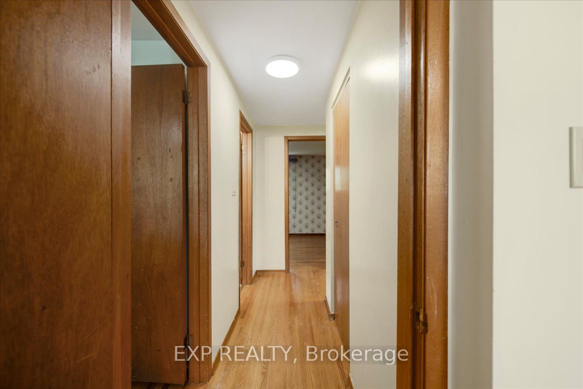 376 Surrey Drive Property Photo 23