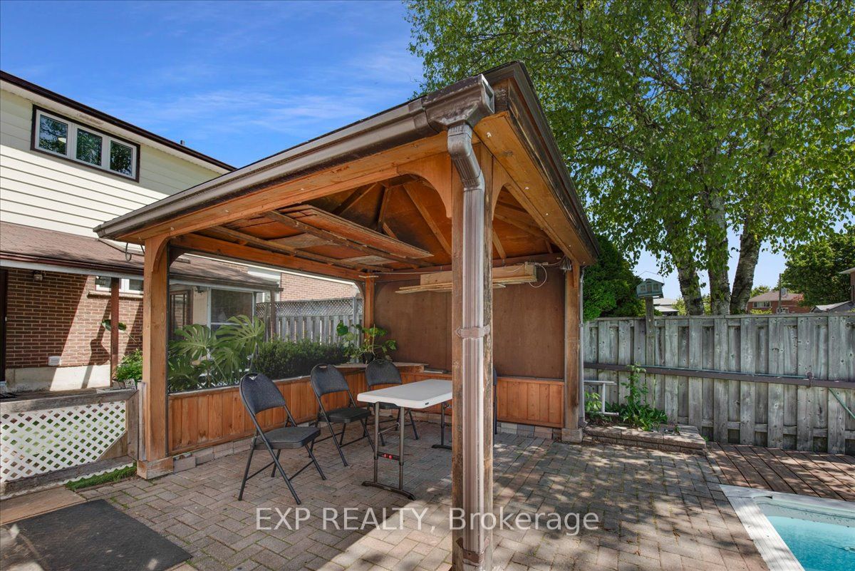 376 Surrey Drive Property Photo 38