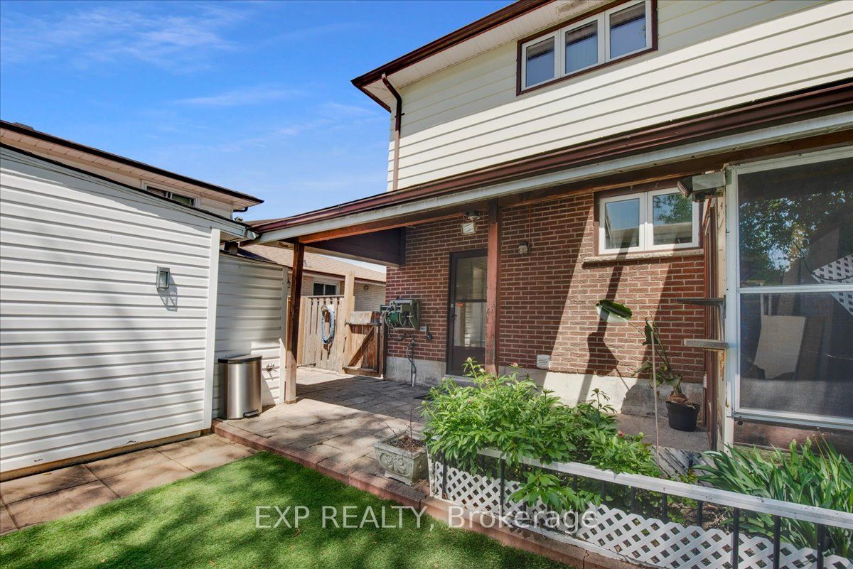 376 Surrey Drive Property Photo 40