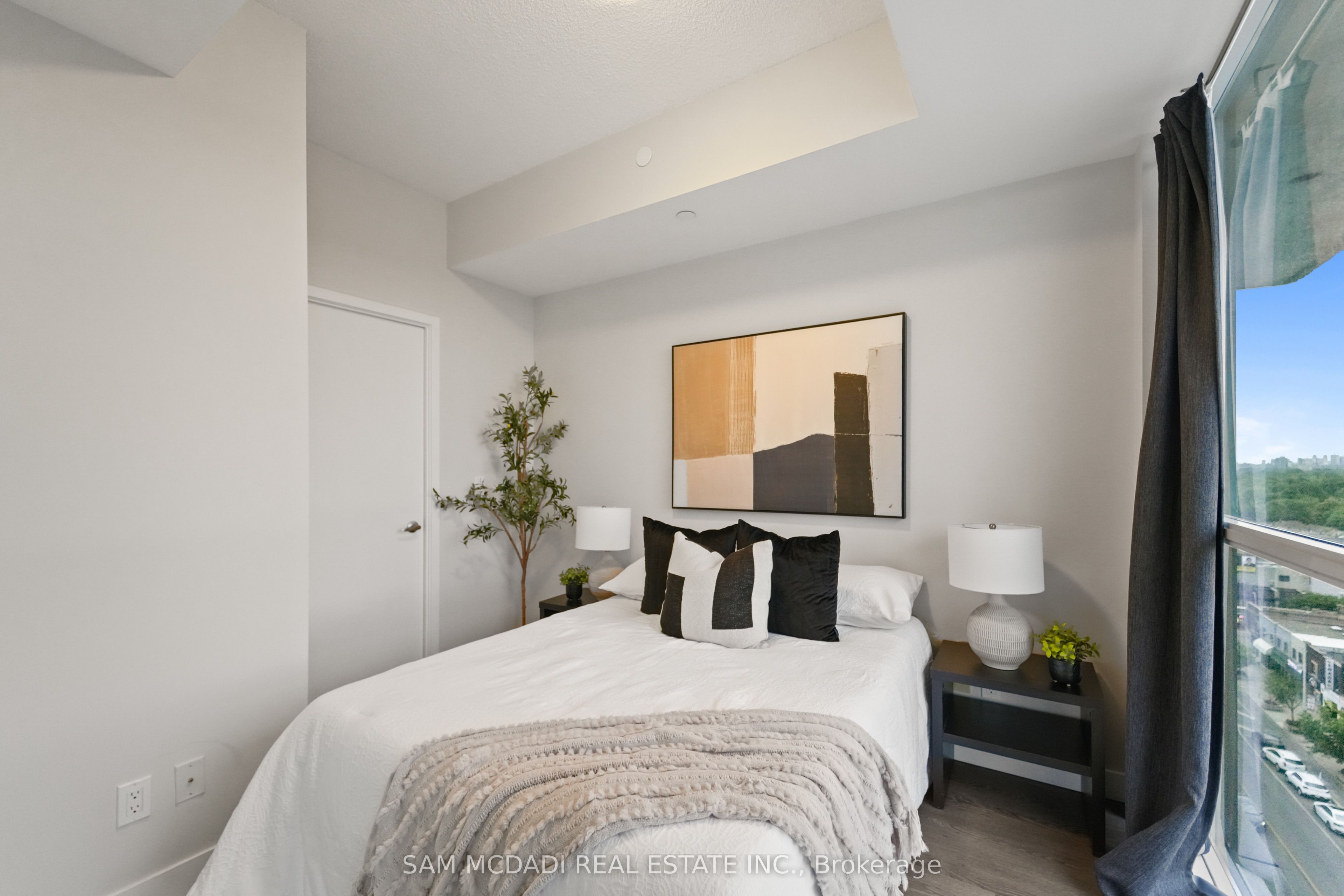 2055 Danforth Avenue 903 Property Photo 15