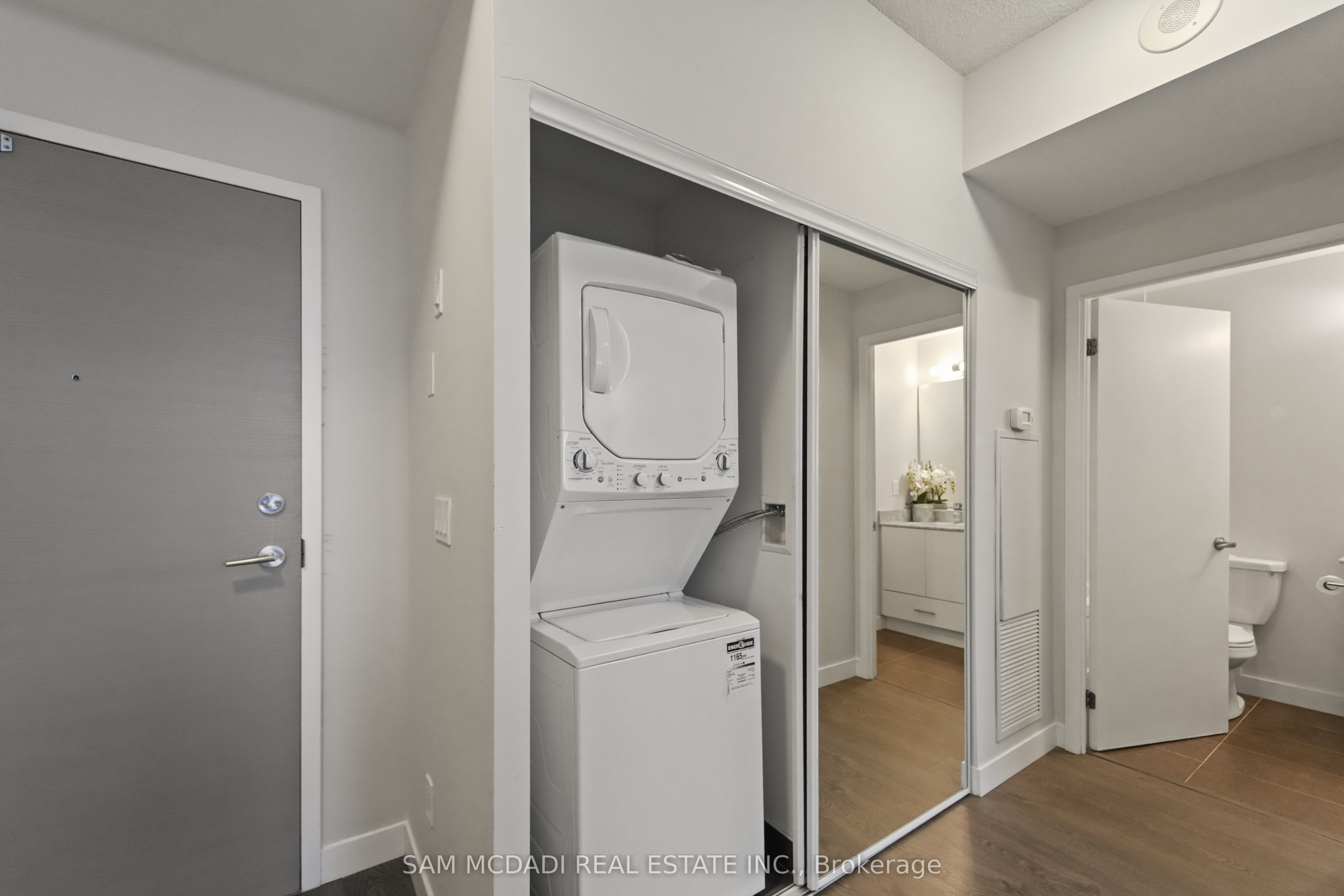 2055 Danforth Avenue 903 Property Photo 19