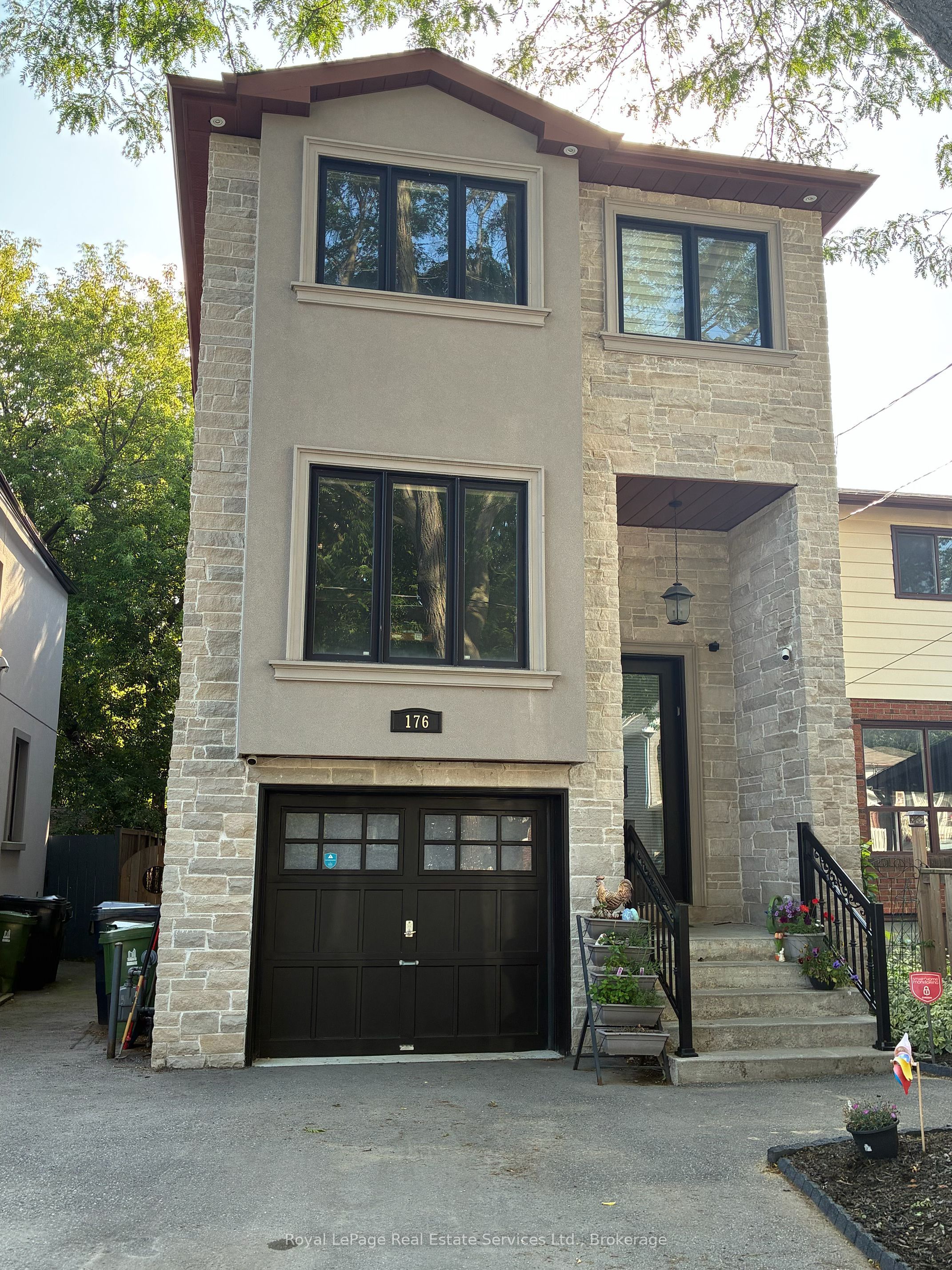 176 Leyton Avenue