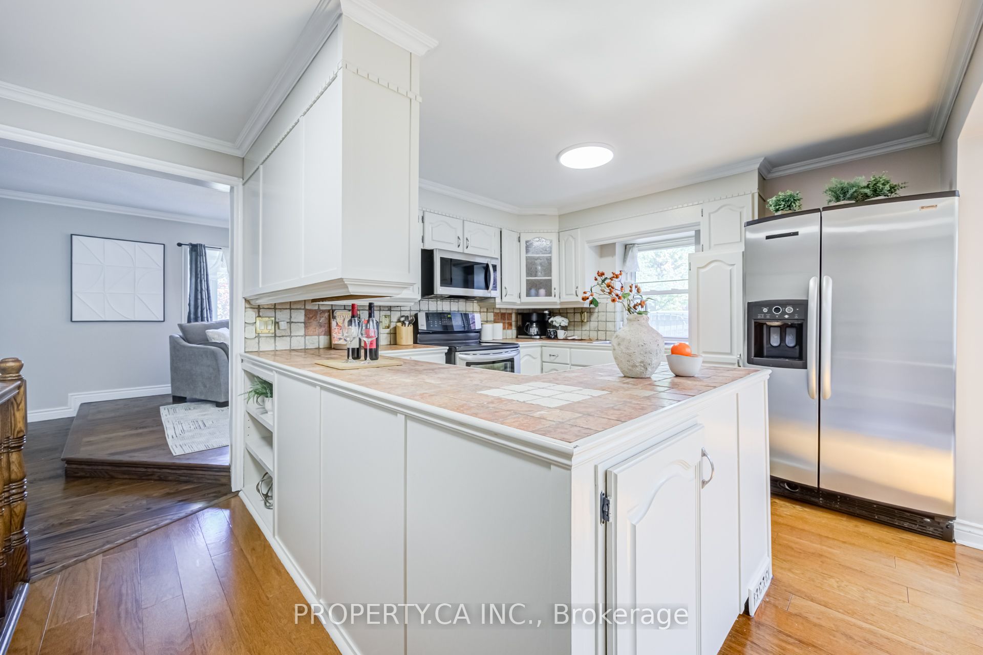 566 Rougemount Drive Property Photo 11