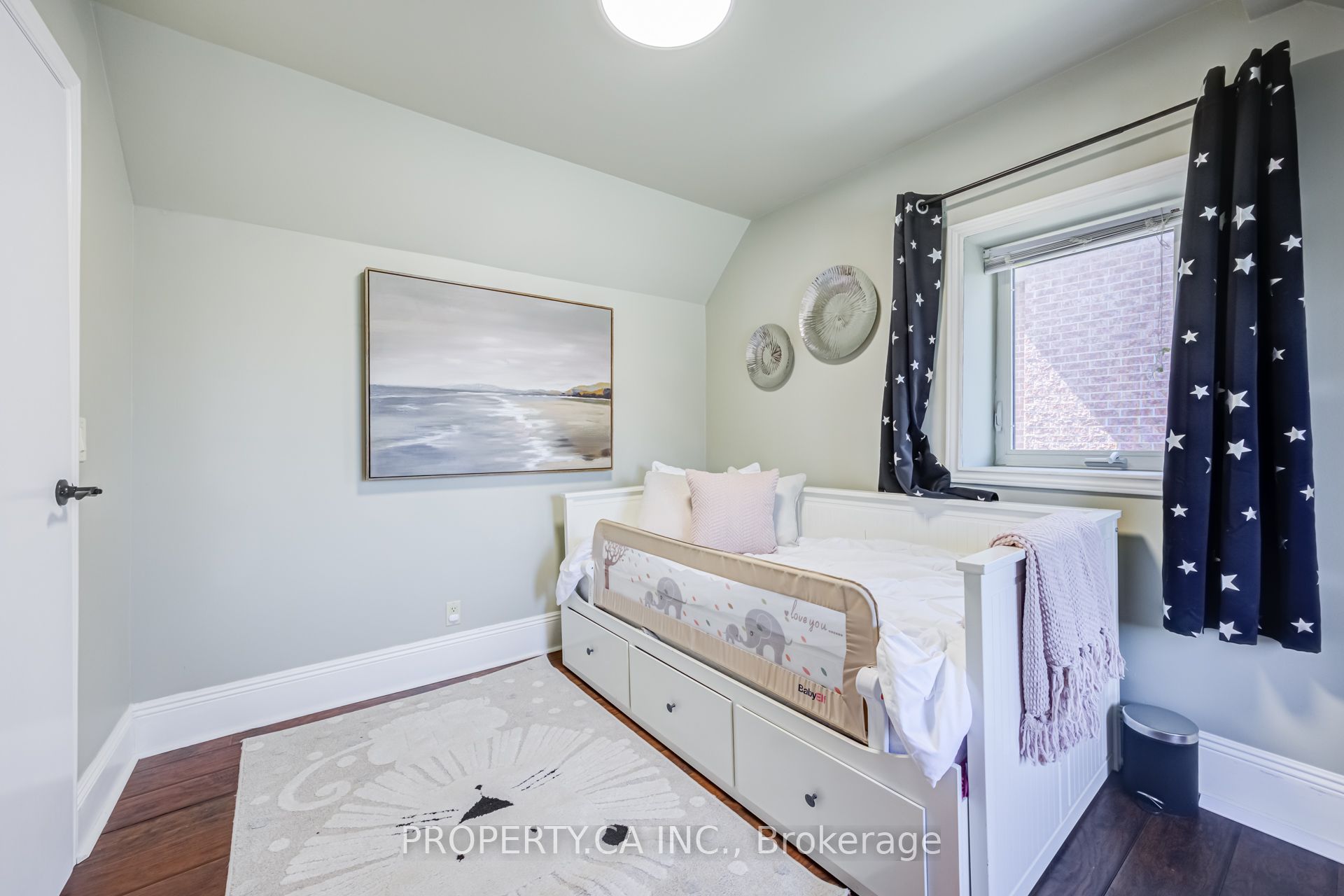 566 Rougemount Drive Property Photo 20