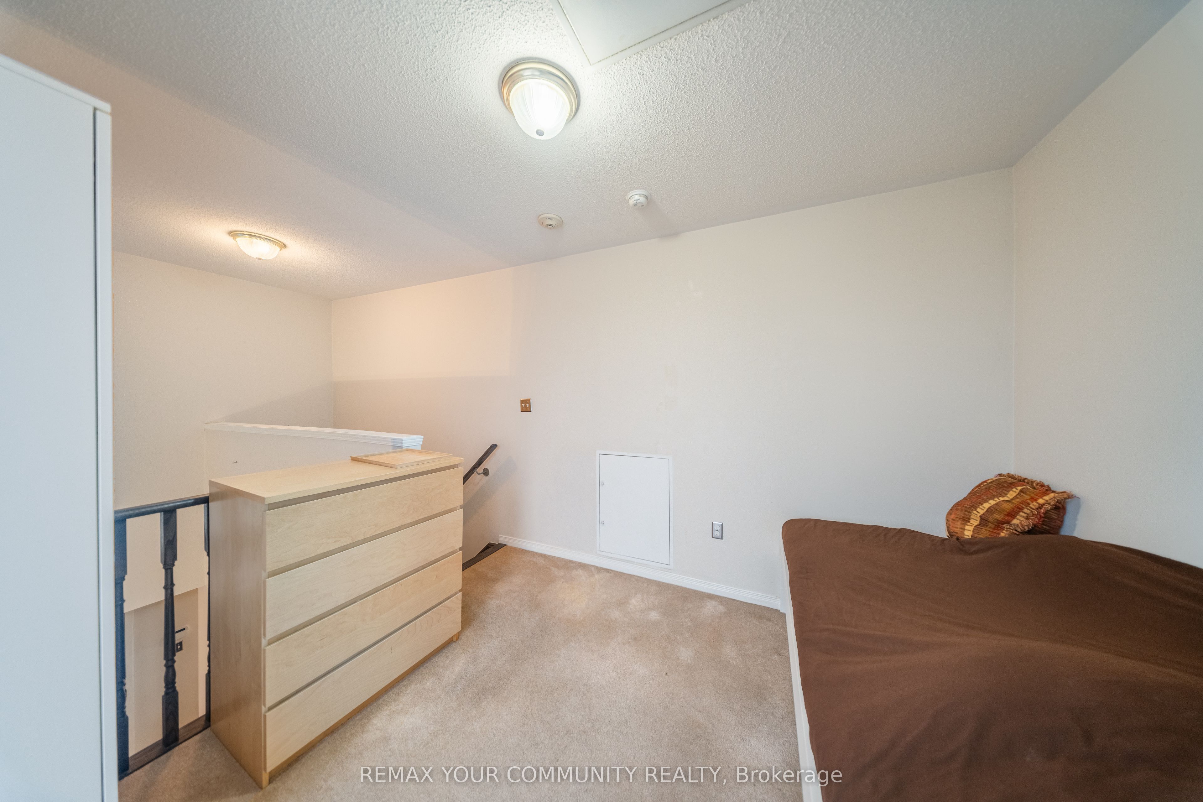 651f Warden Avenue 48 Property Photo 43