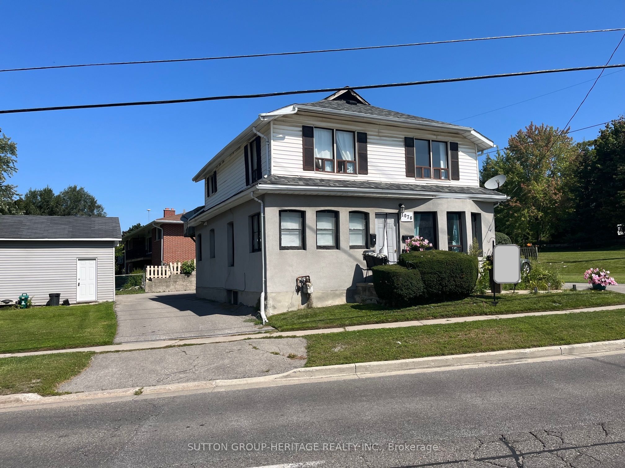 1076 King Street E Property Photo 1
