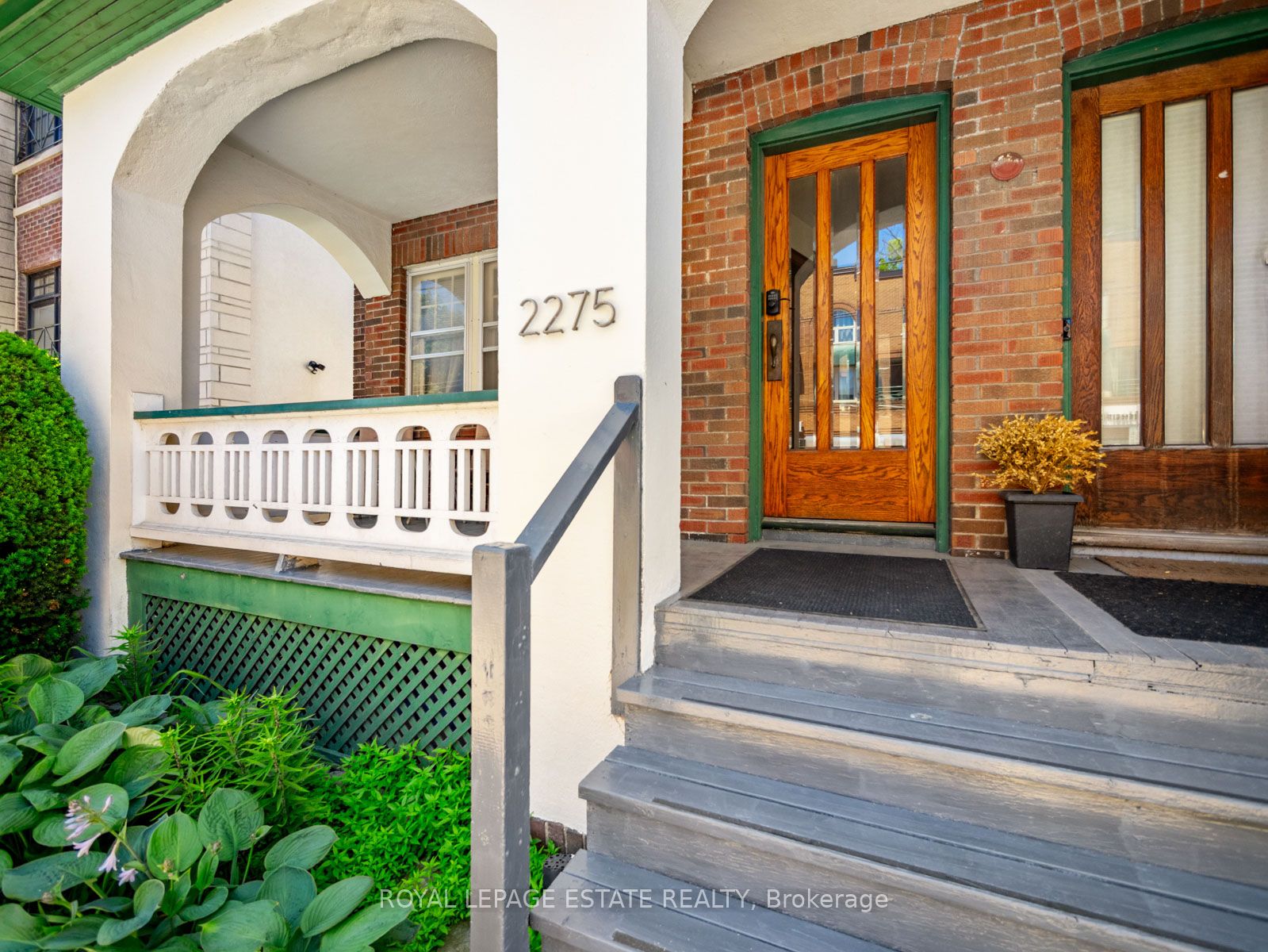 2275 Queen Street E Property Photo 4