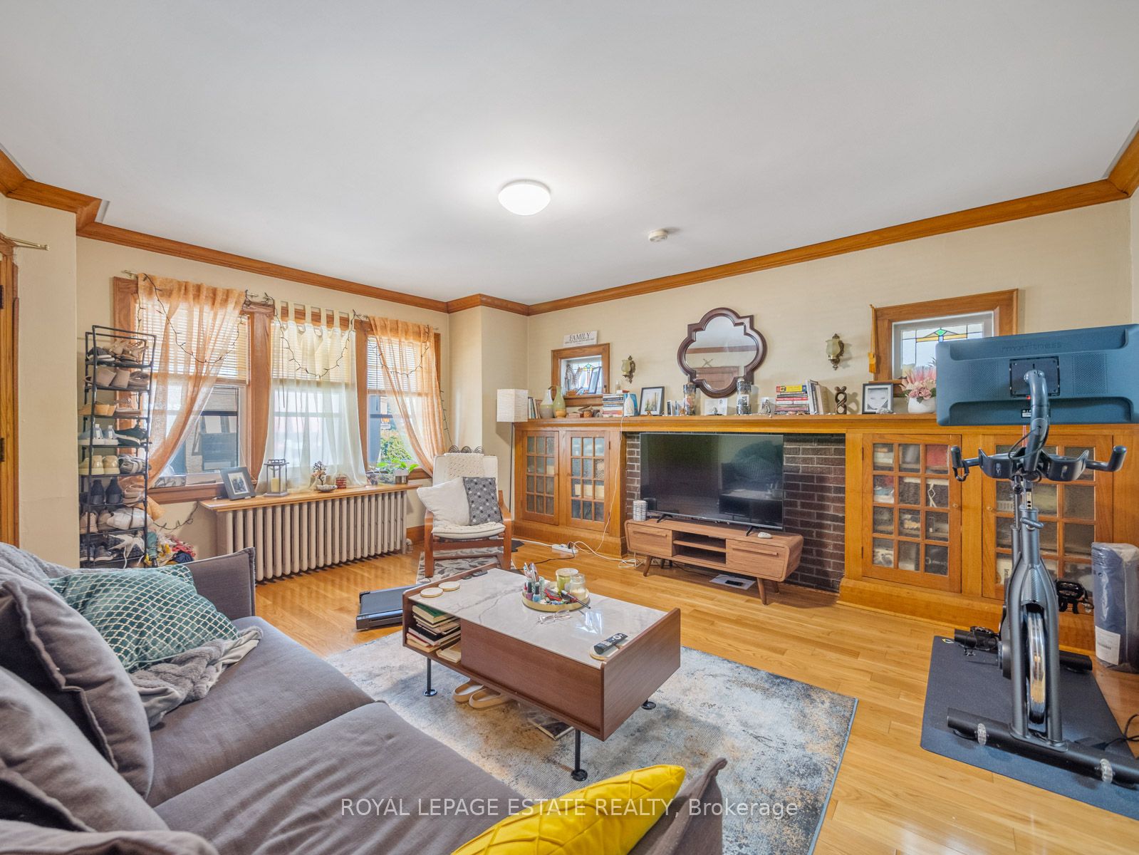 2275 Queen Street E Property Photo 6