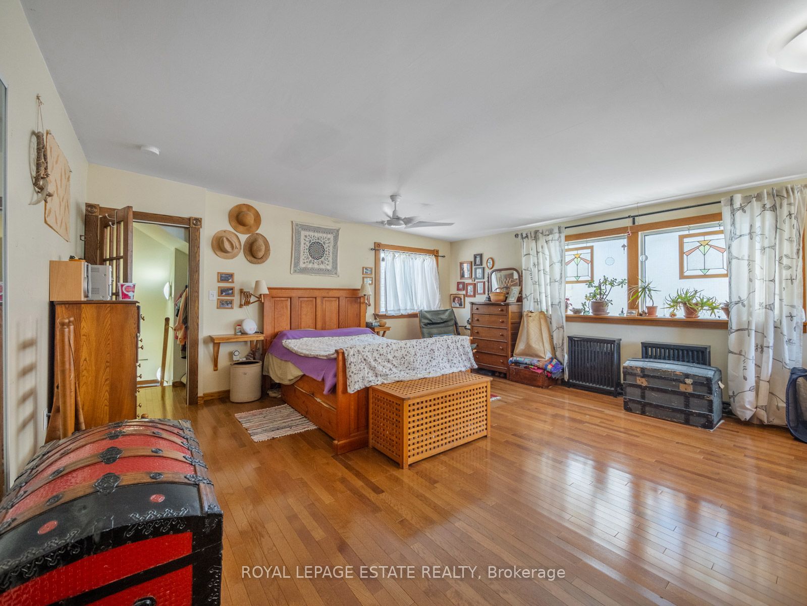 2275 Queen Street E Property Photo 30