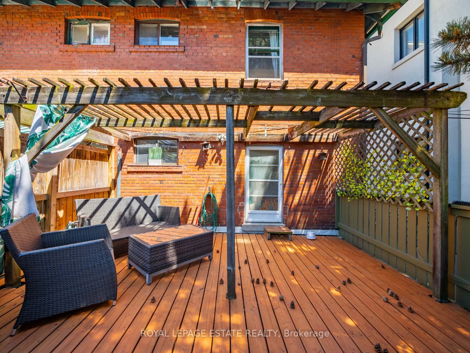 2275 Queen Street E Property Photo 39