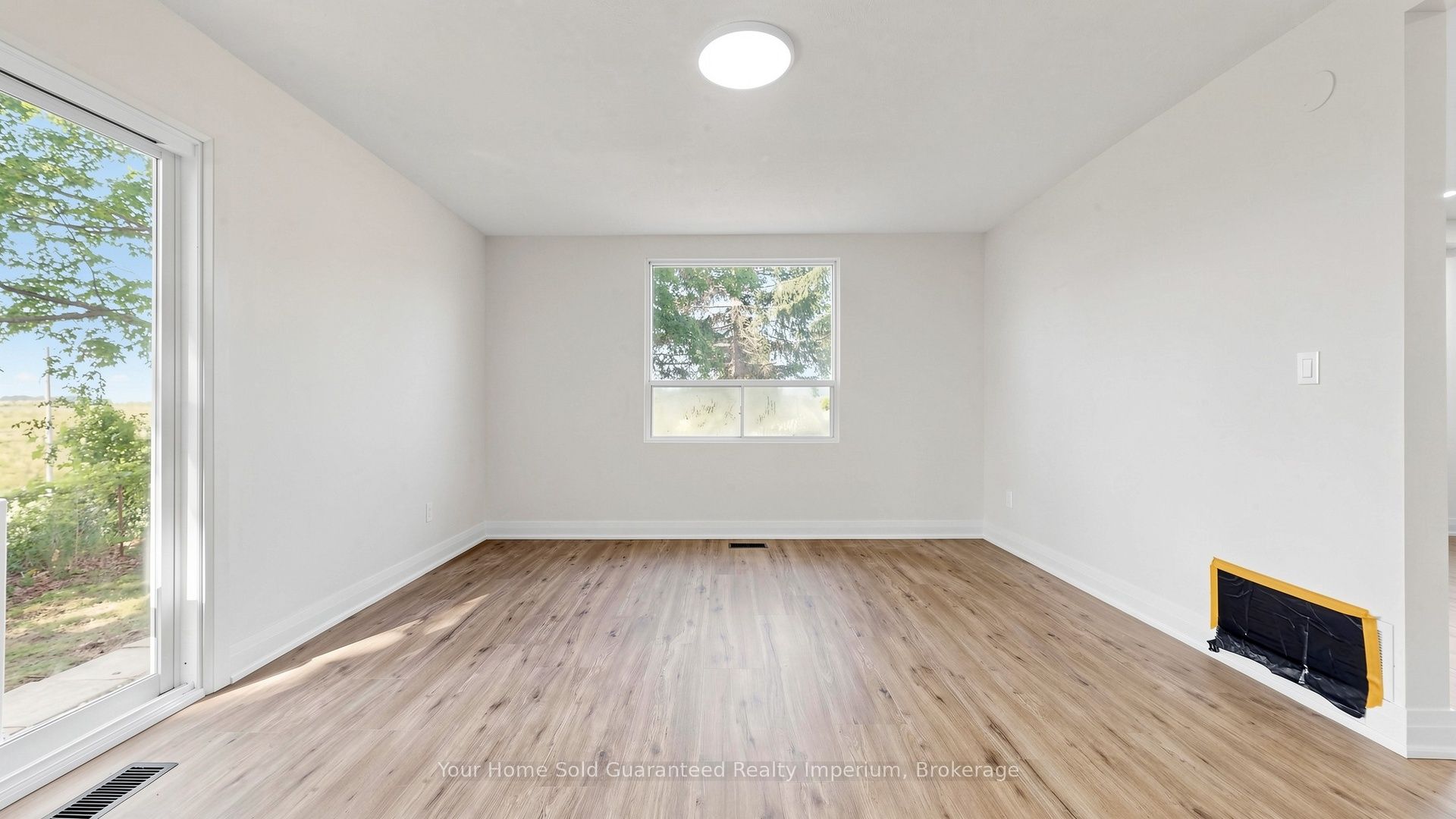 2060 Highway 7 Highway Property Photo 6