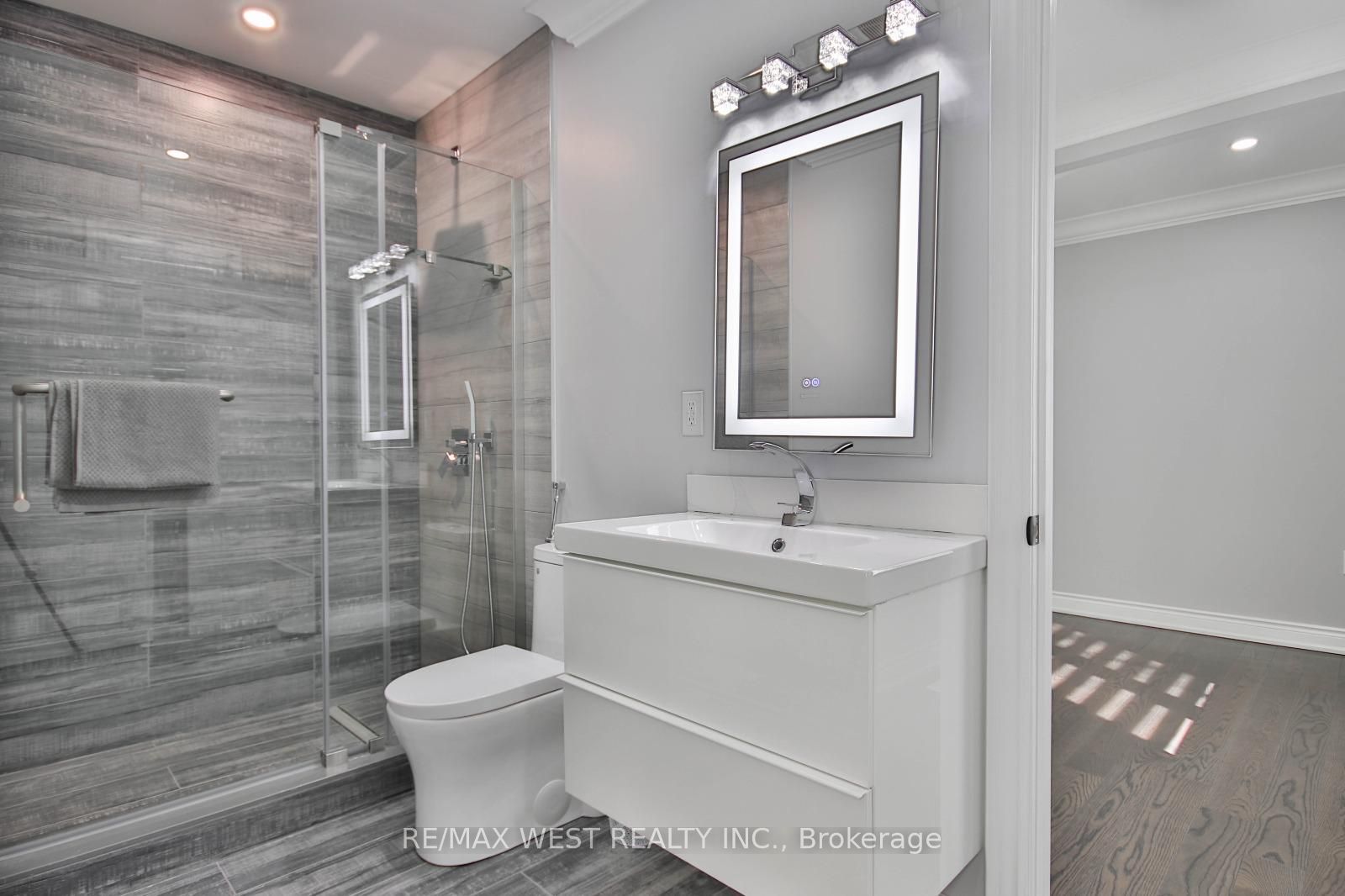 493 Townline Road N Property Photo 10