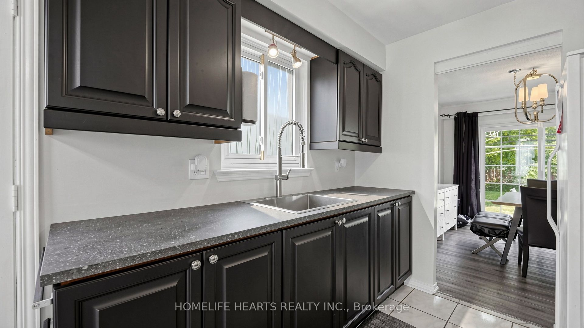242 Braymore Boulevard Property Photo 10