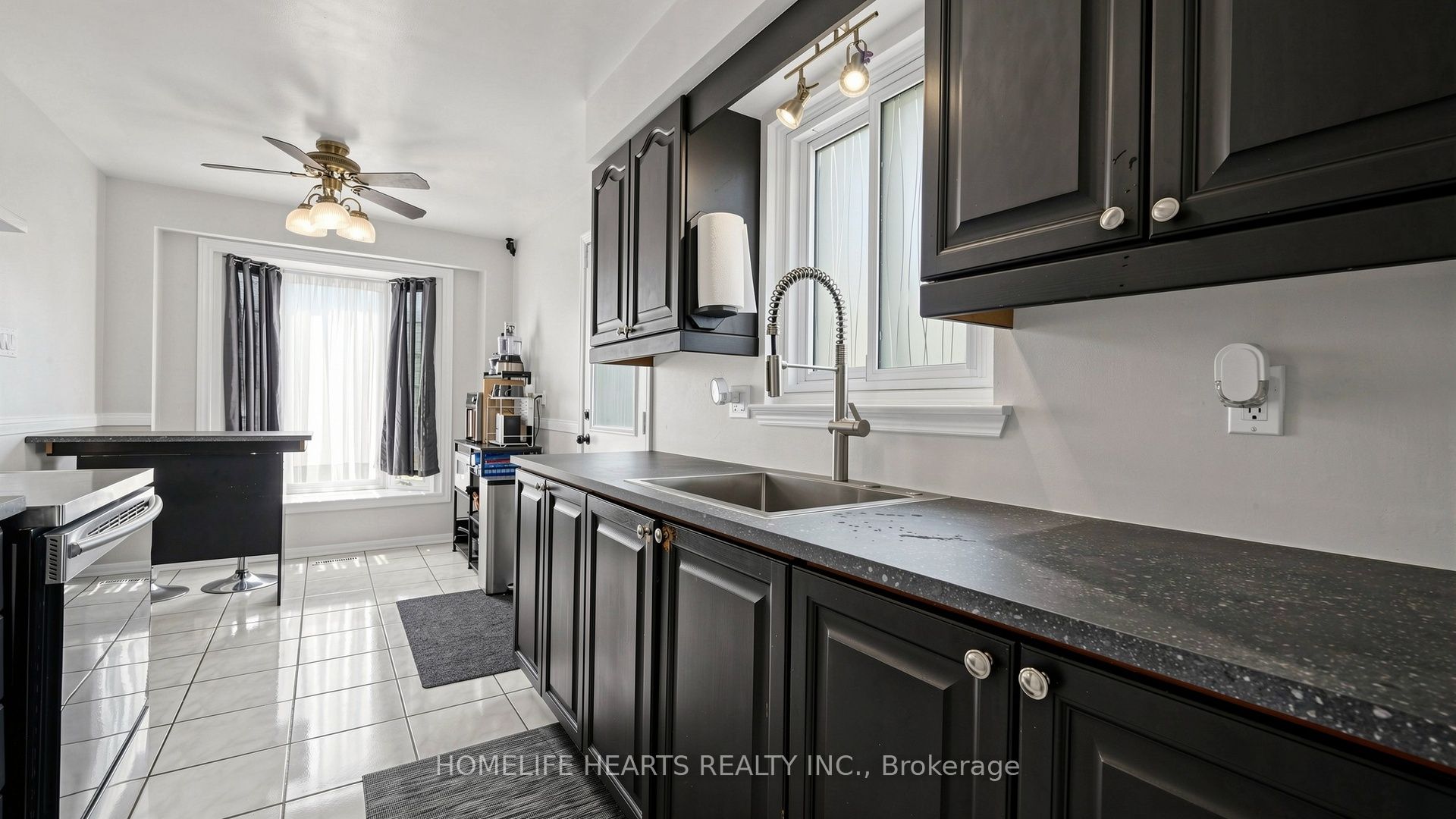 242 Braymore Boulevard Property Photo 12