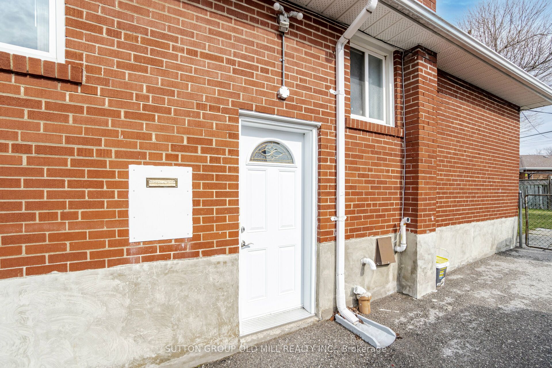5 Applefield Drive Lower Property Photo 2