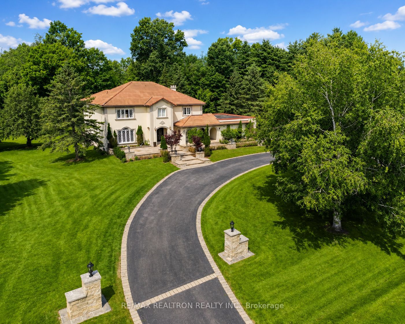 10 Bunting Court Property Photo 6