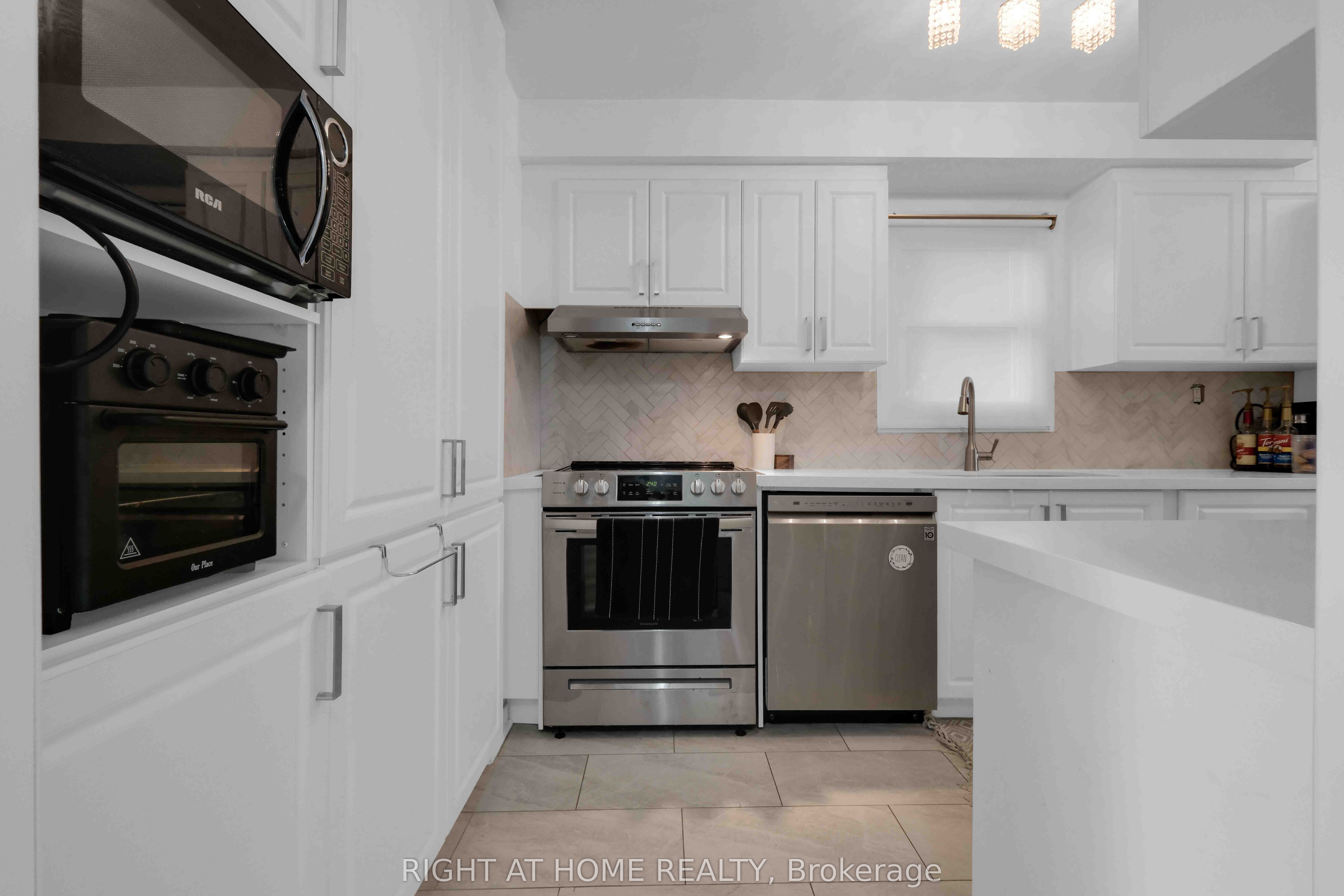 1055 Central Park Boulevard N #4 Property Photo 4