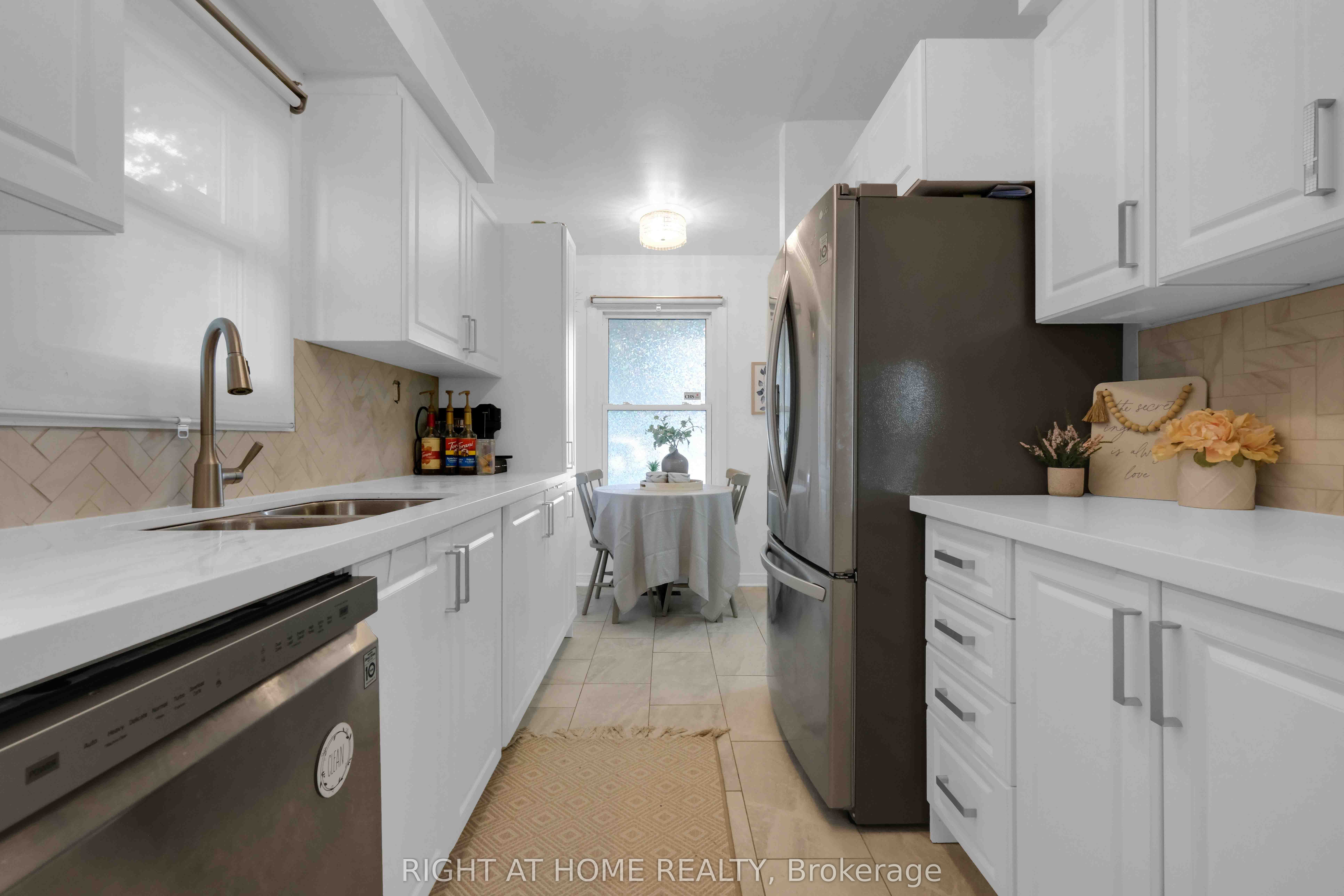 1055 Central Park Boulevard N #4 Property Photo 6