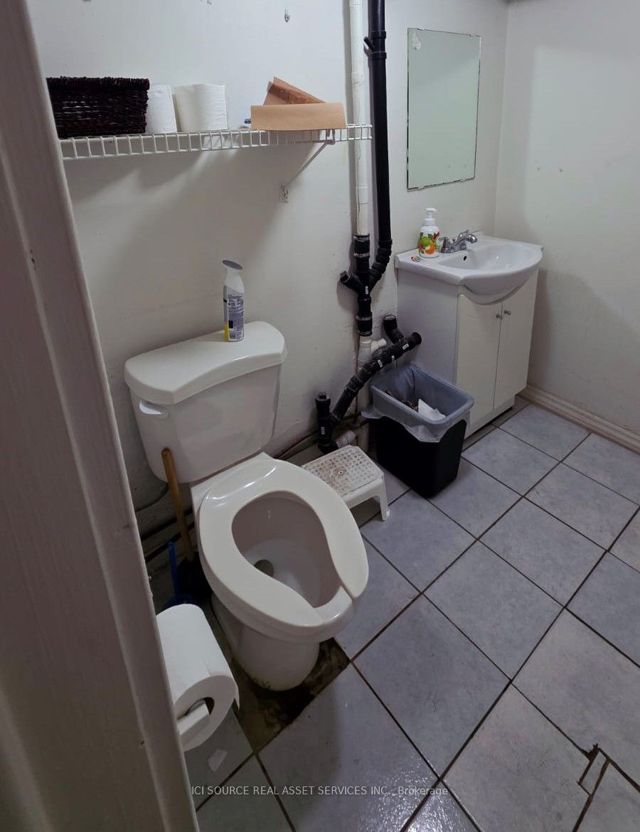 1811 Danforth Avenue Property Photo 7