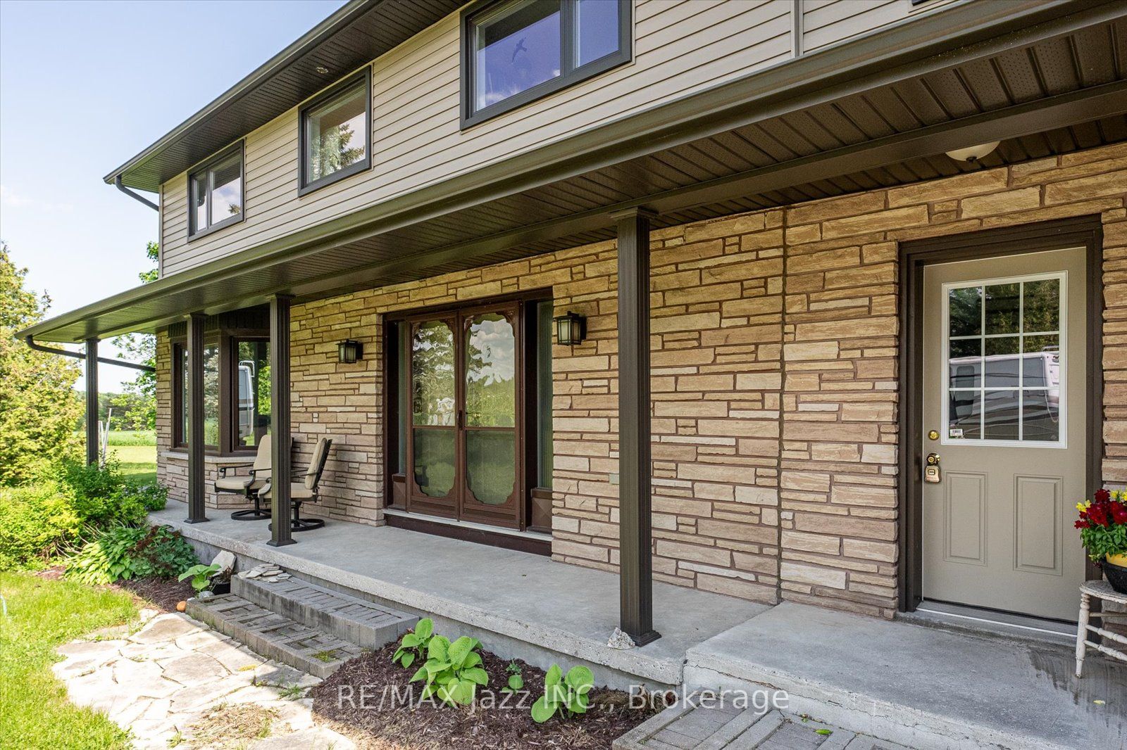 8733 Leskard Road Property Photo 4