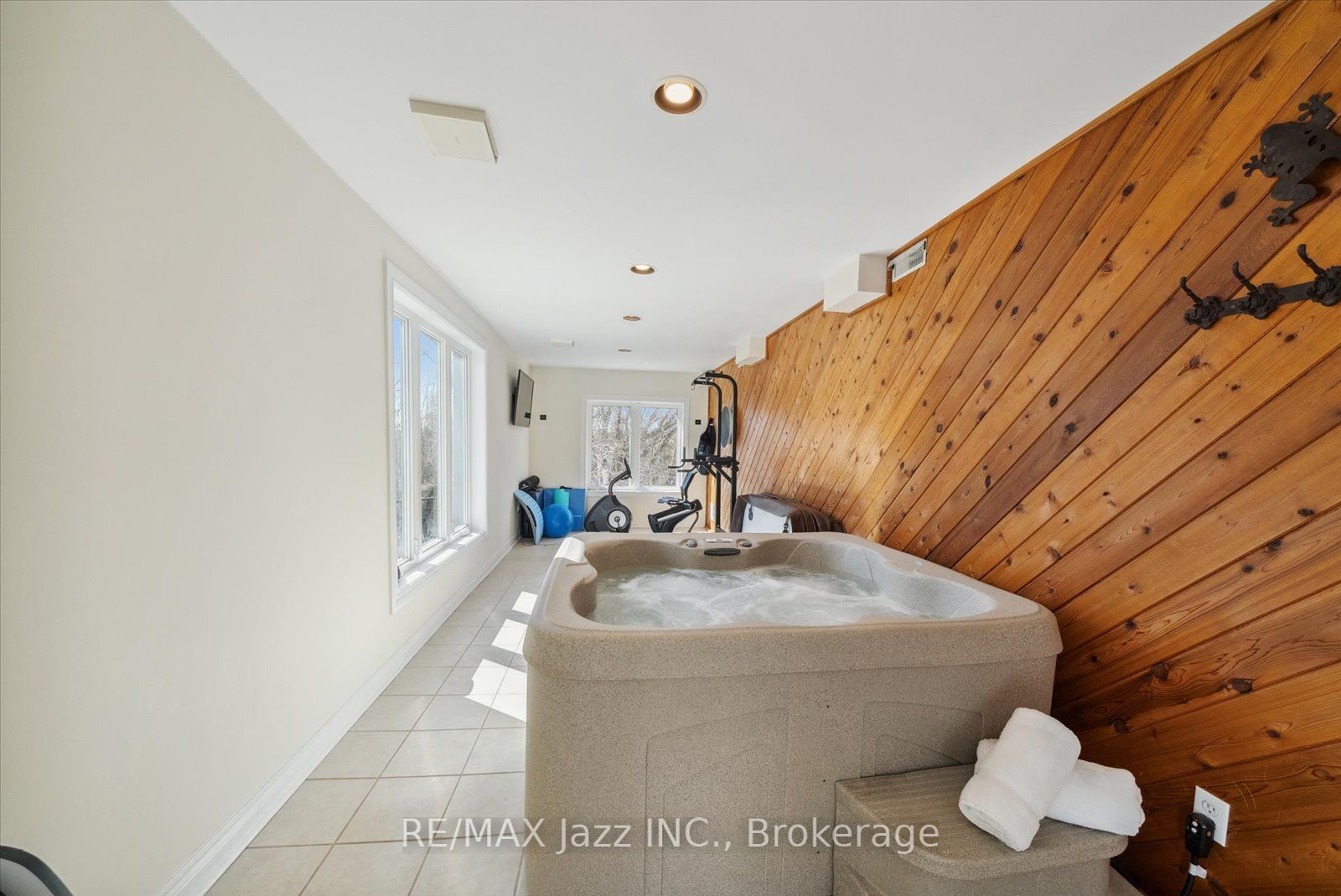 8733 Leskard Road Property Photo 20
