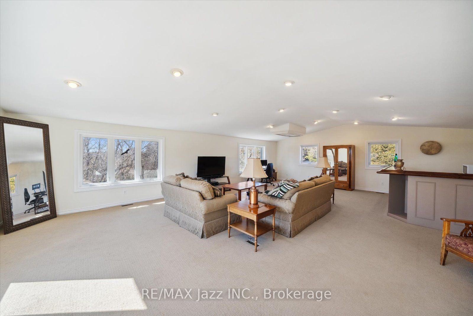 8733 Leskard Road Property Photo 21