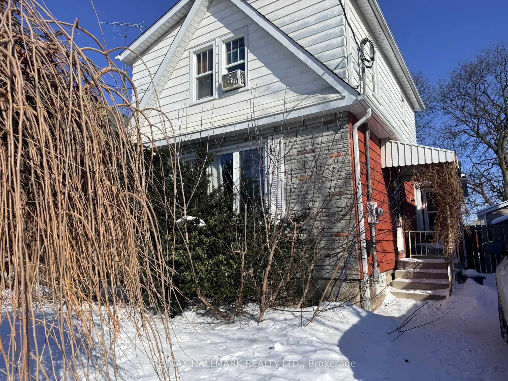 87 Gladstone Avenue