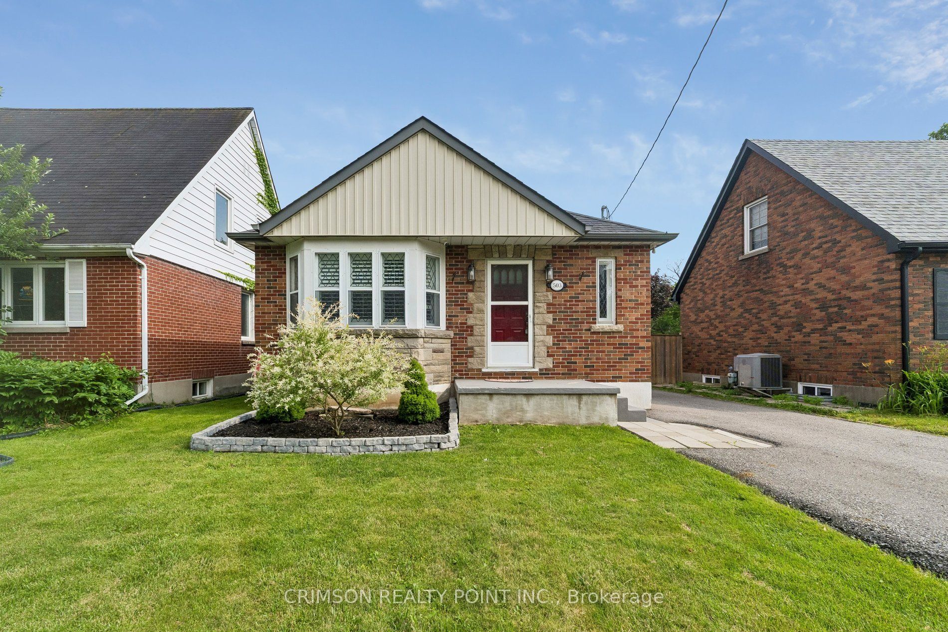 503 Athol Street E Property Photo 1