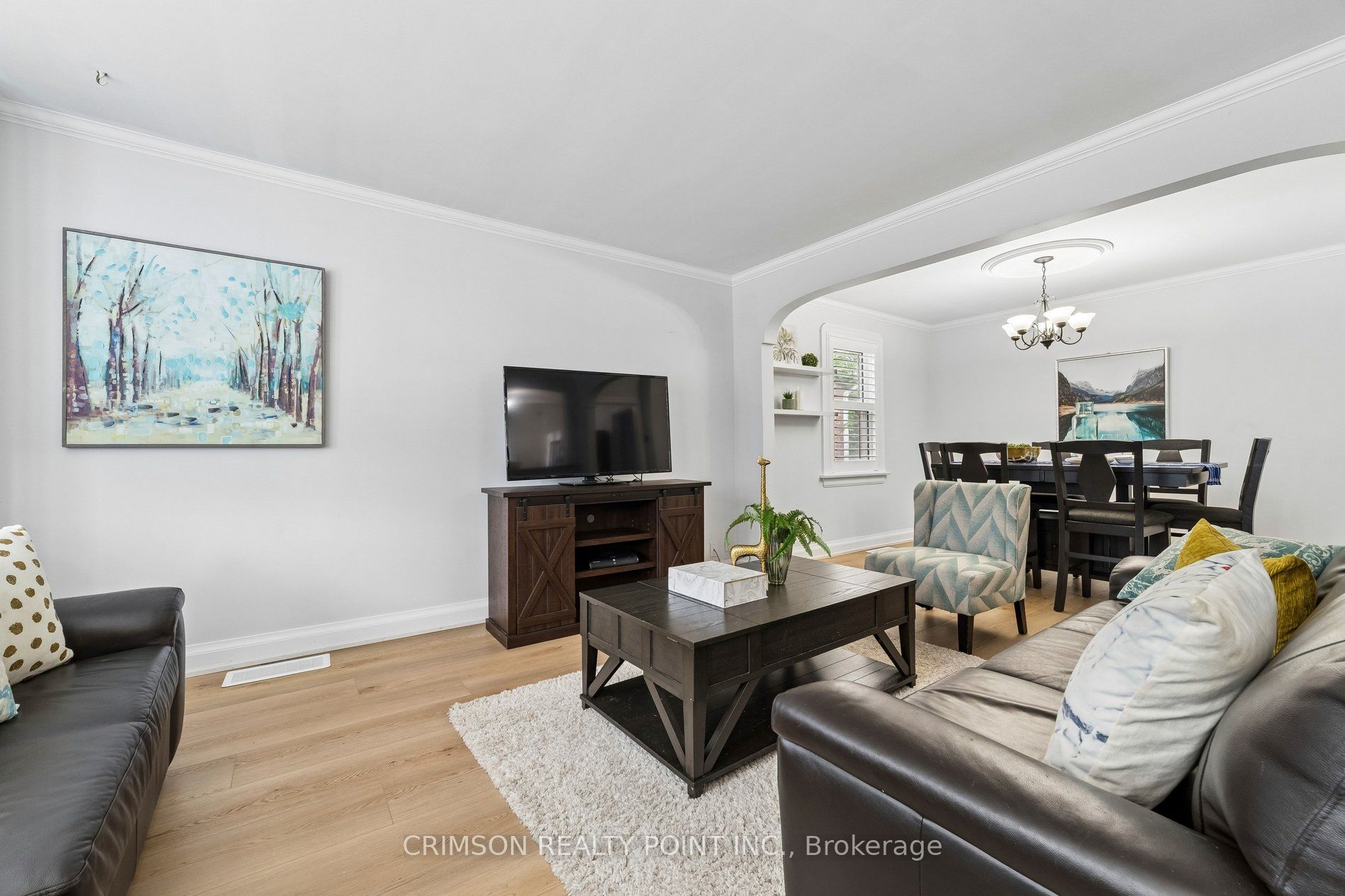 503 Athol Street E Property Photo 7