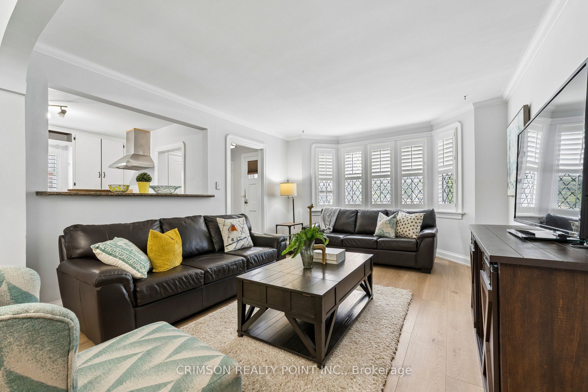 503 Athol Street E Property Photo 9