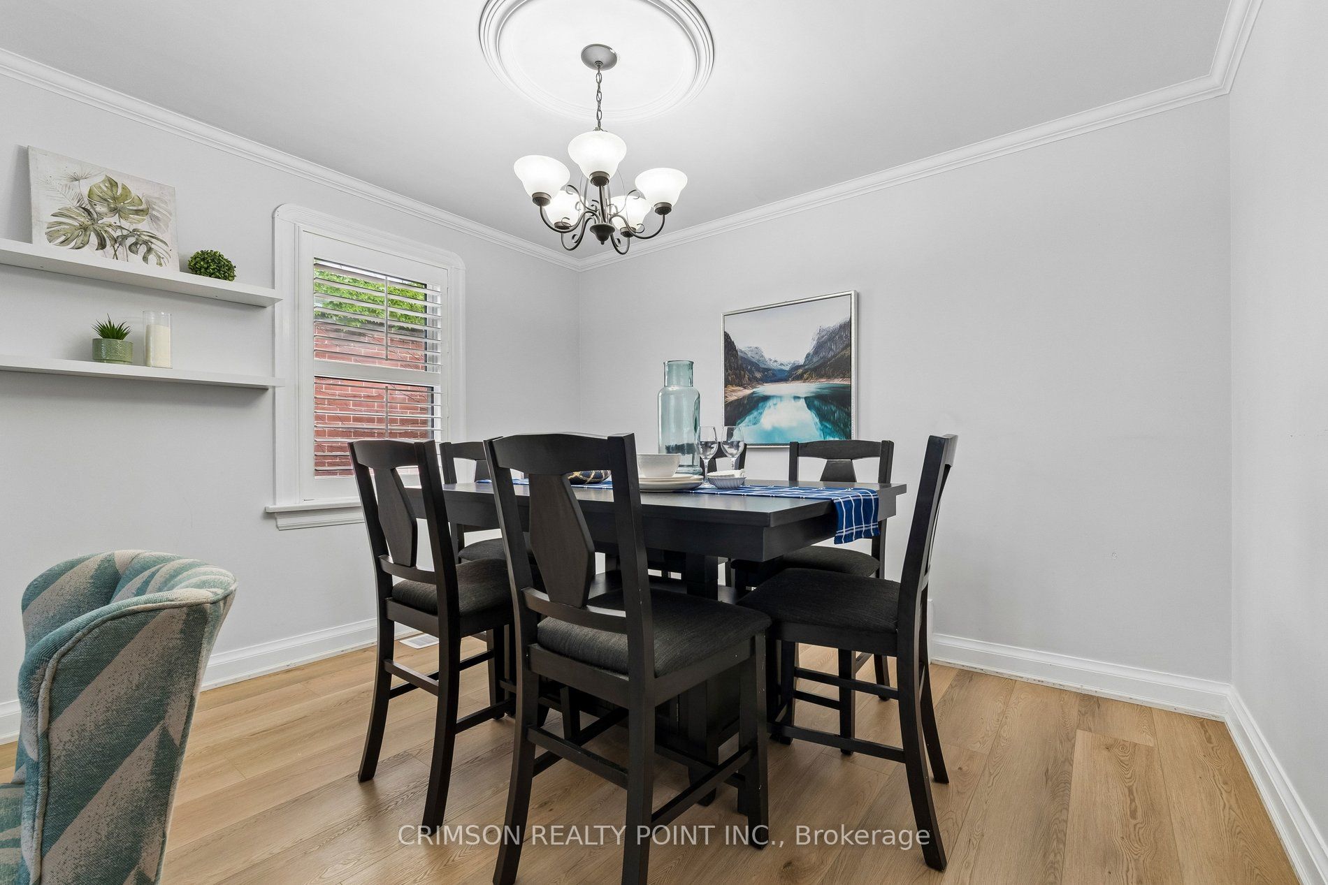503 Athol Street E Property Photo 10