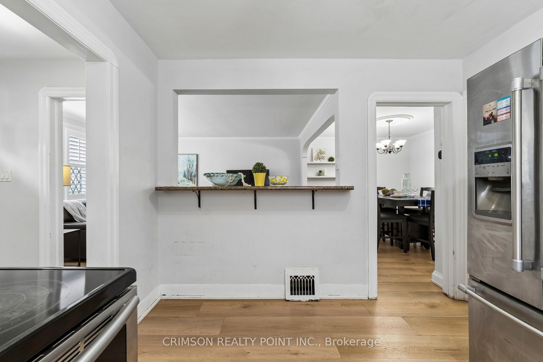 503 Athol Street E Property Photo 16