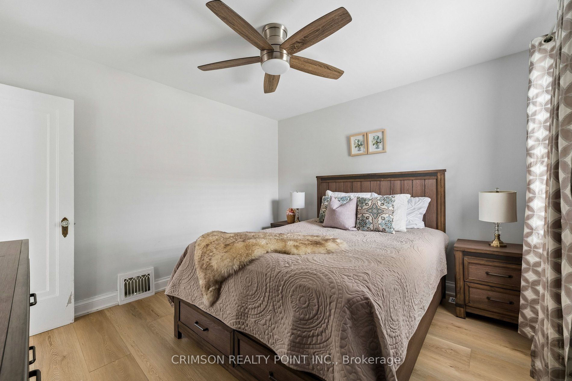 503 Athol Street E Property Photo 20
