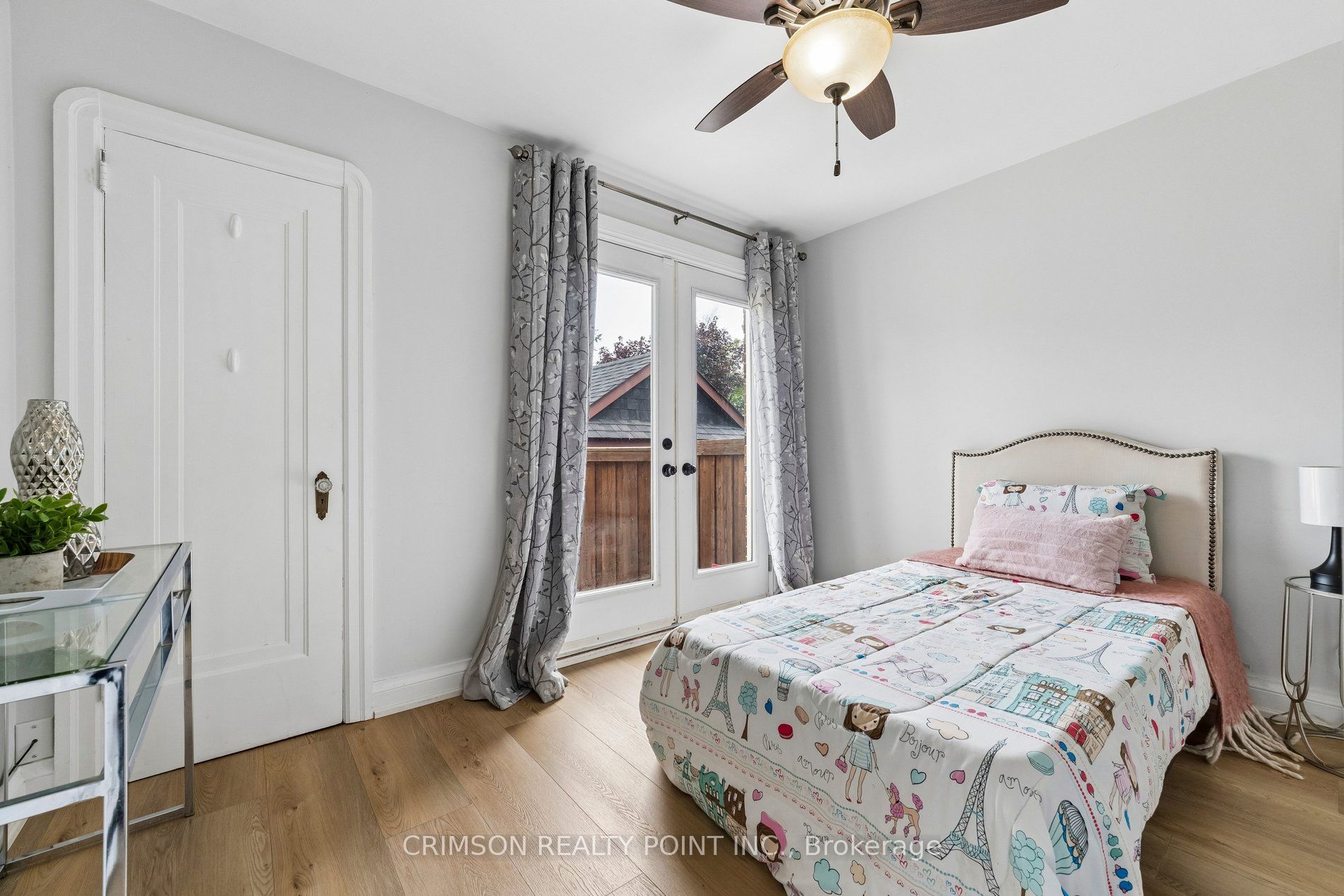 503 Athol Street E Property Photo 22