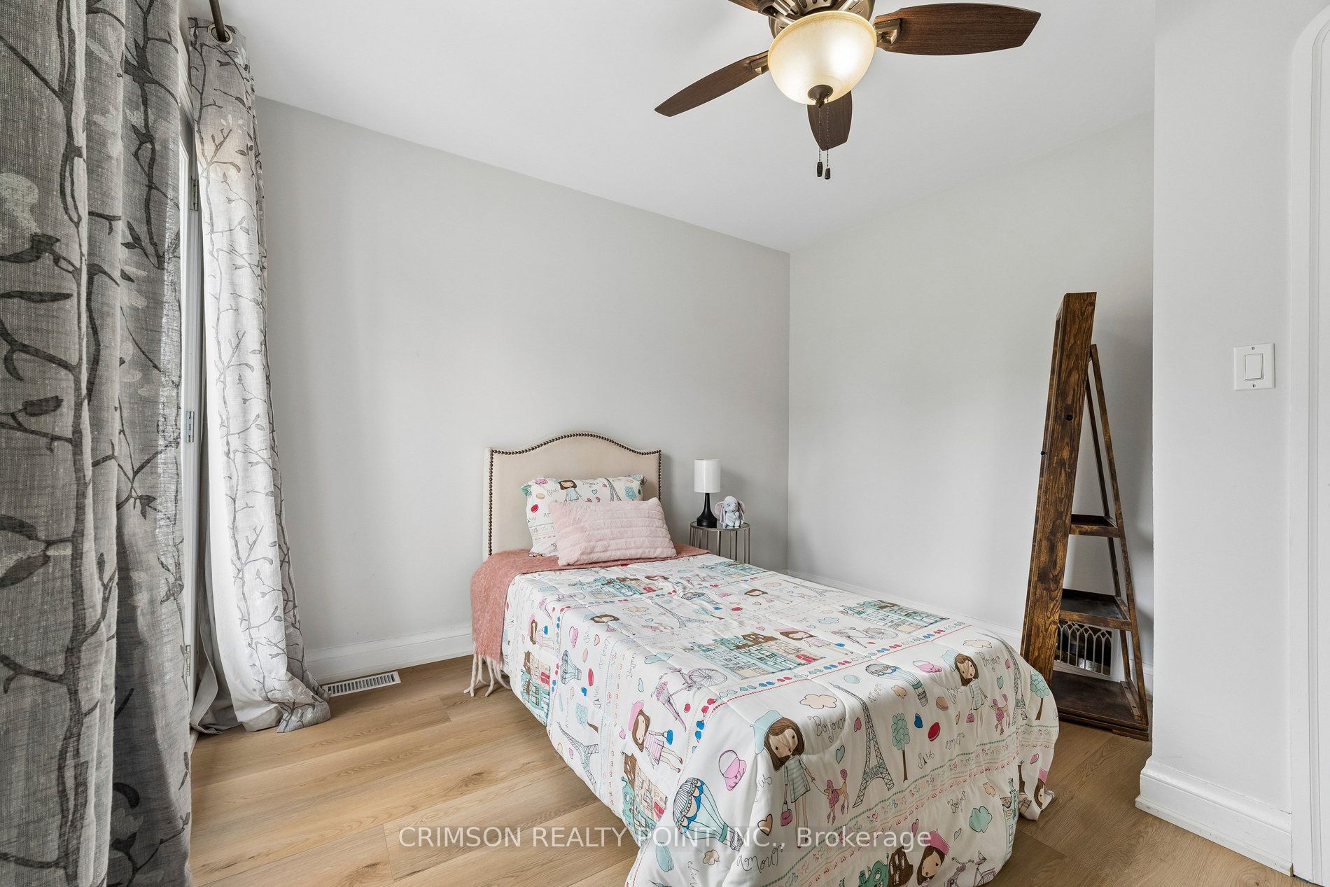 503 Athol Street E Property Photo 23