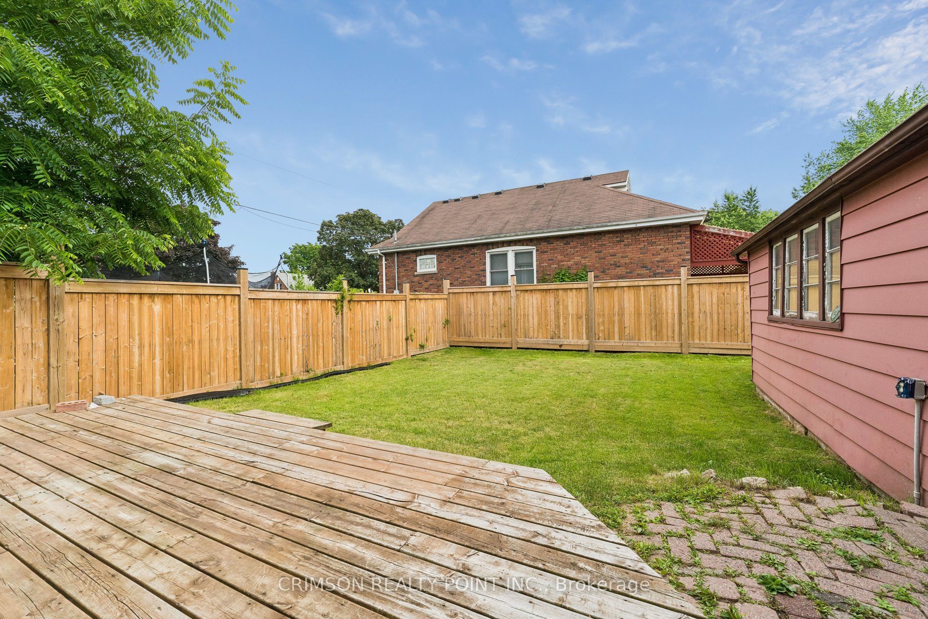 503 Athol Street E Property Photo 30
