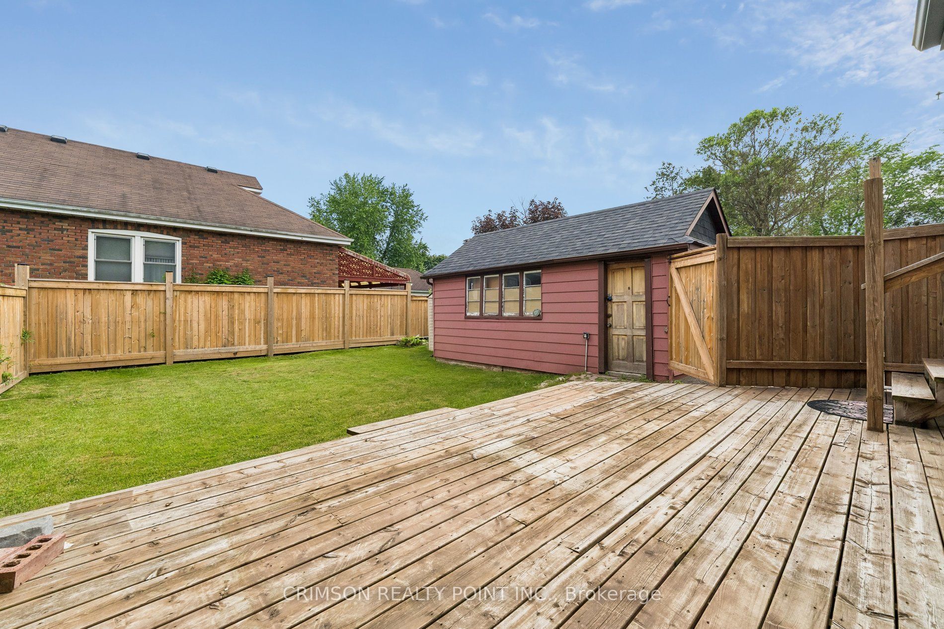 503 Athol Street E Property Photo 31