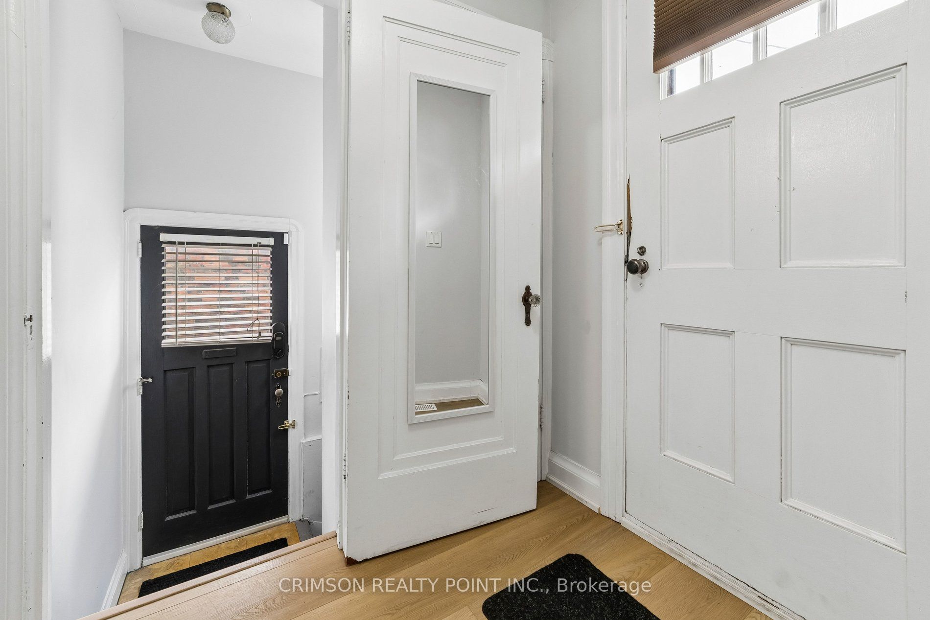503 Athol Street E Property Photo 33