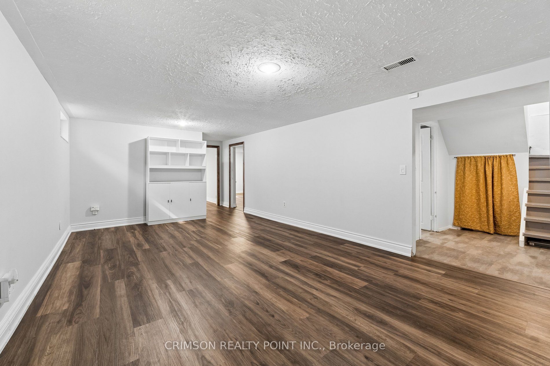 503 Athol Street E Property Photo 37