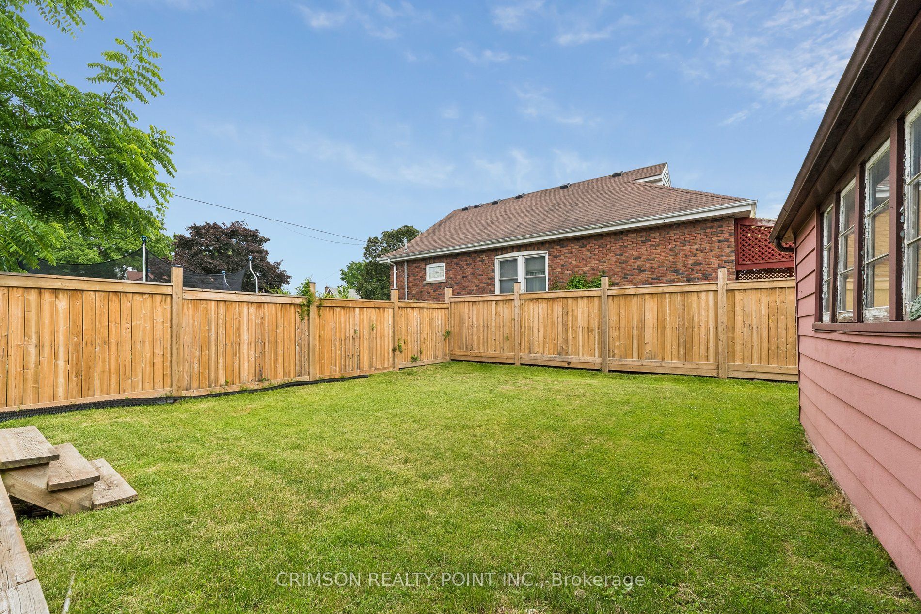 503 Athol Street E Property Photo 39