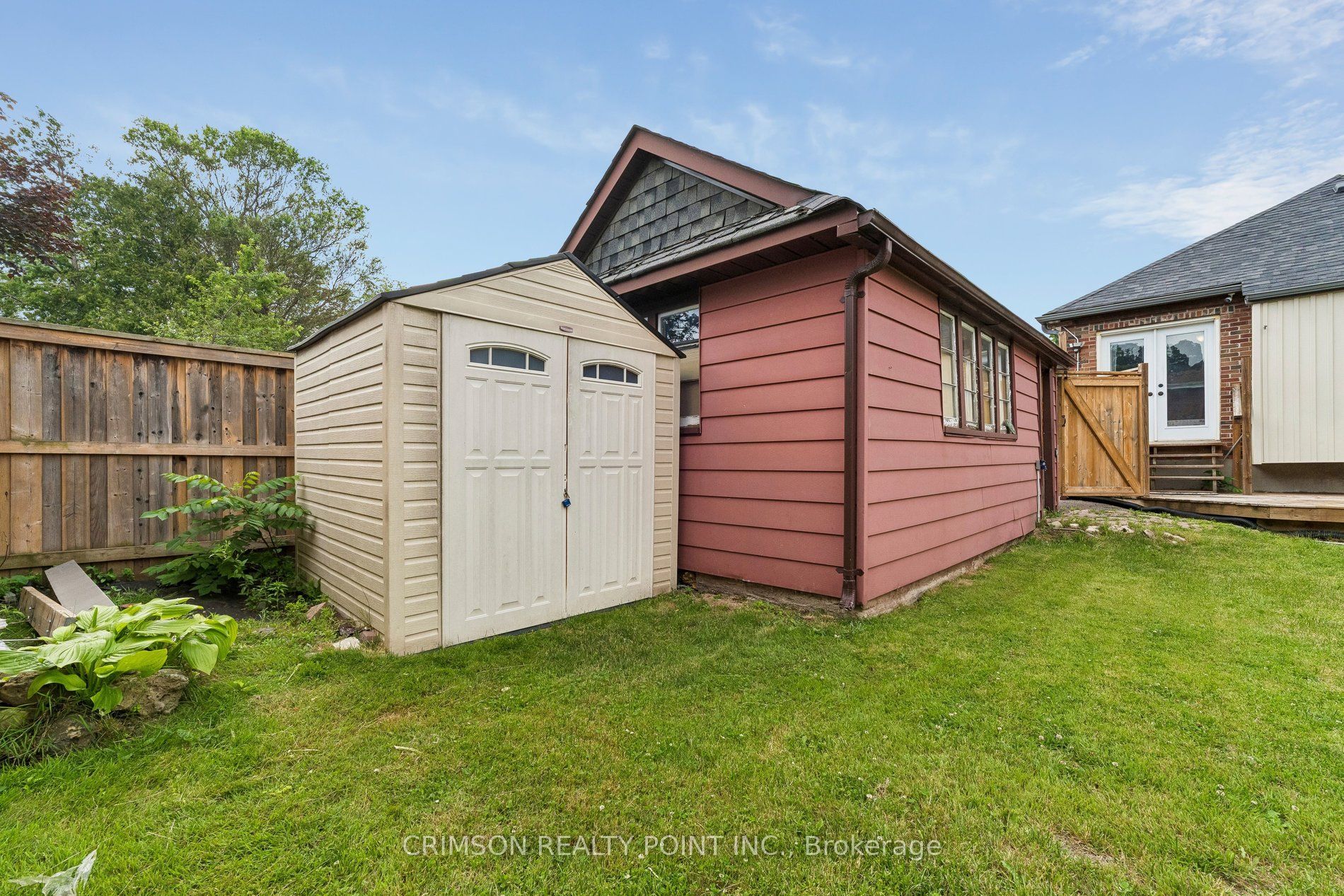 503 Athol Street E Property Photo 40