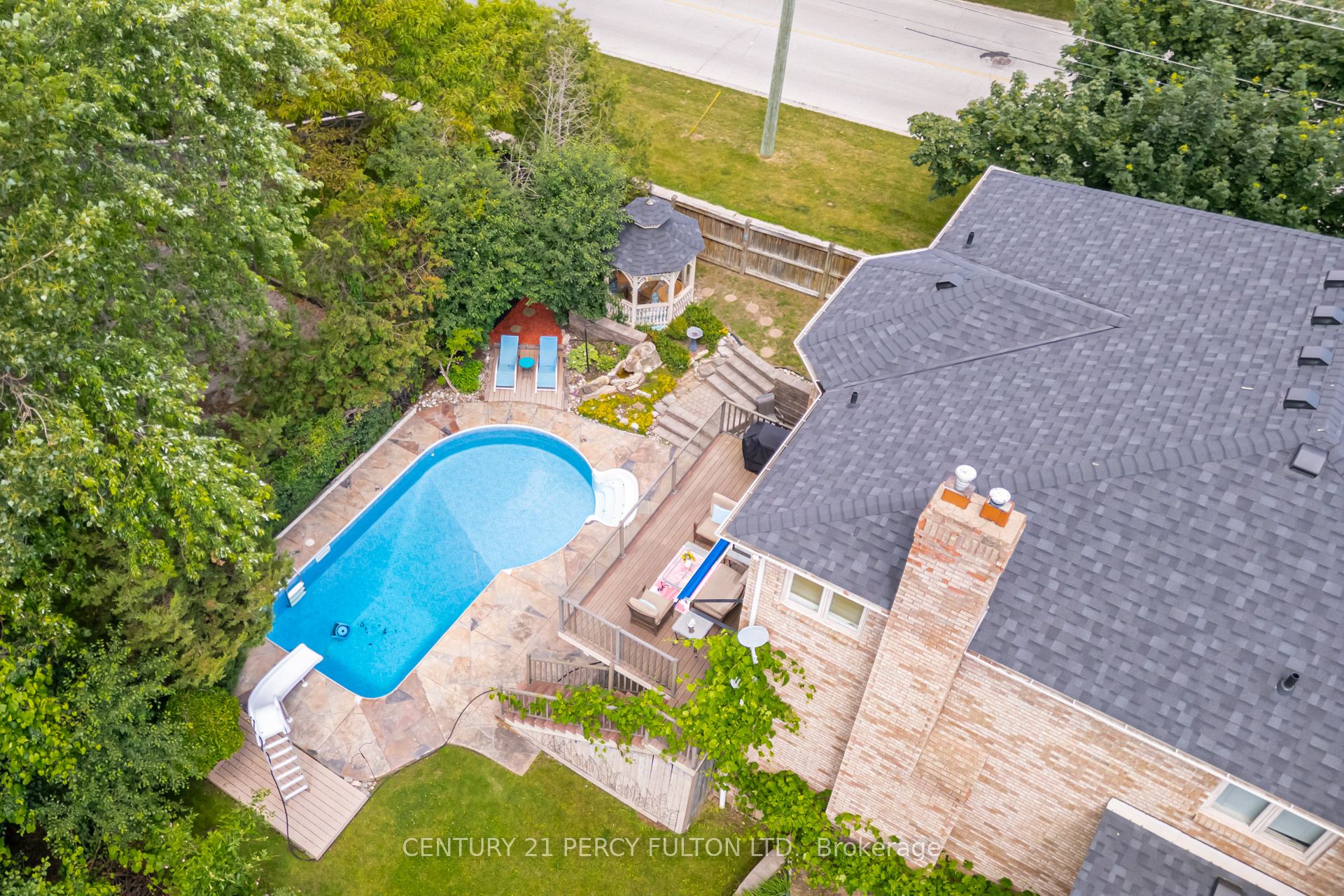 898 Baylawn Drive Property Photo 1