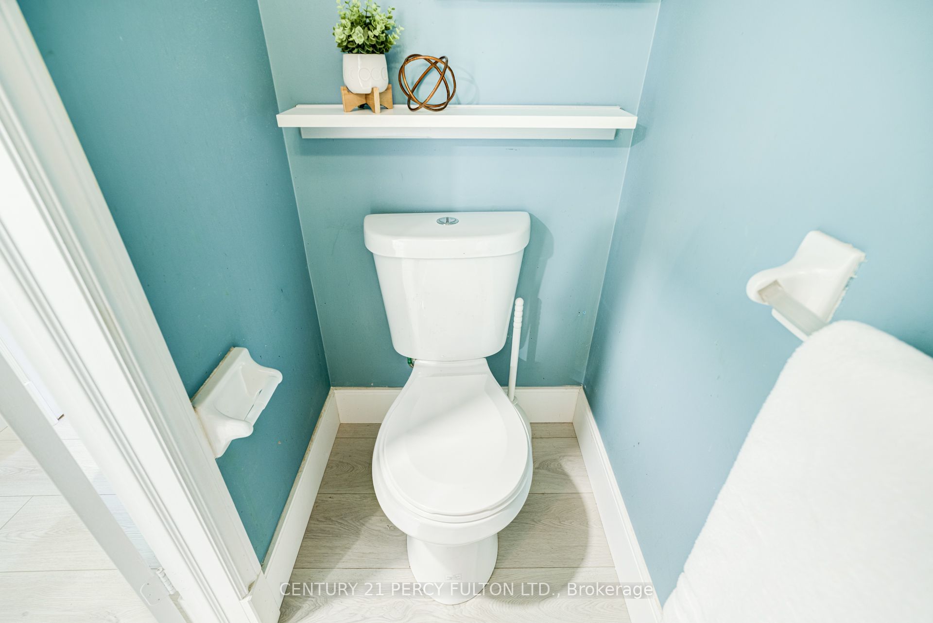 898 Baylawn Drive Property Photo 23