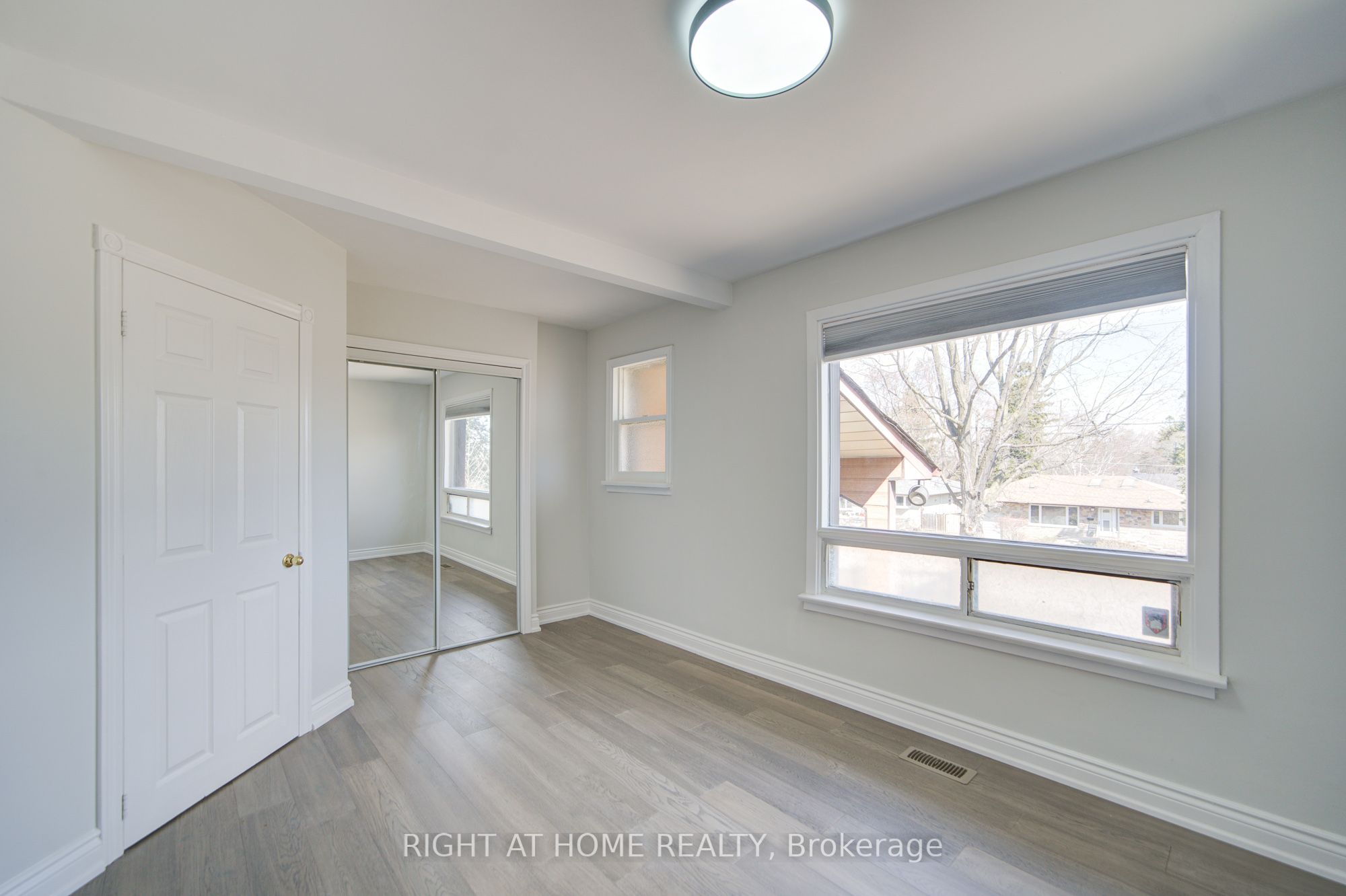 326 Jaybell Grove Property Photo 10