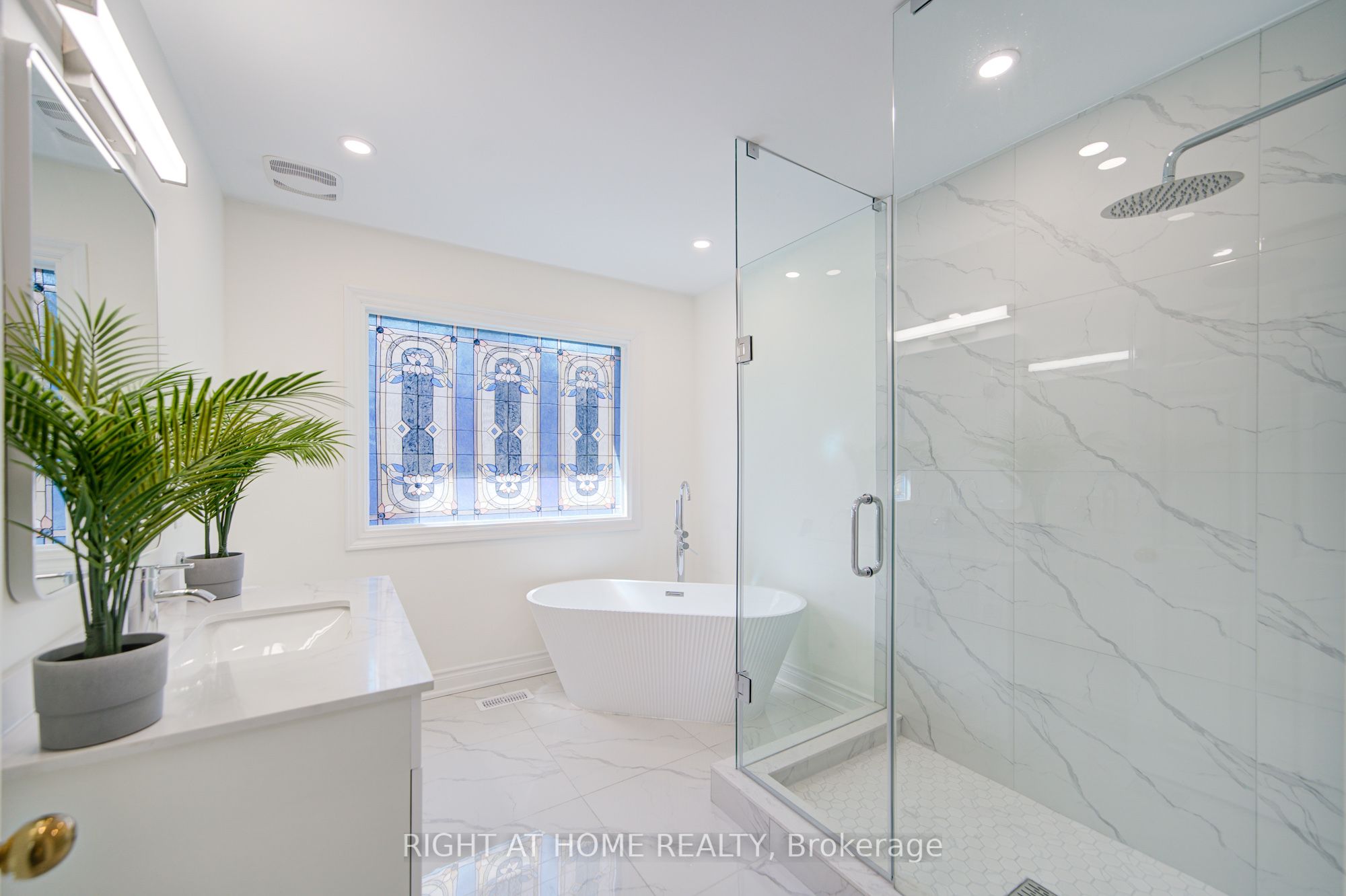 326 Jaybell Grove Property Photo 11