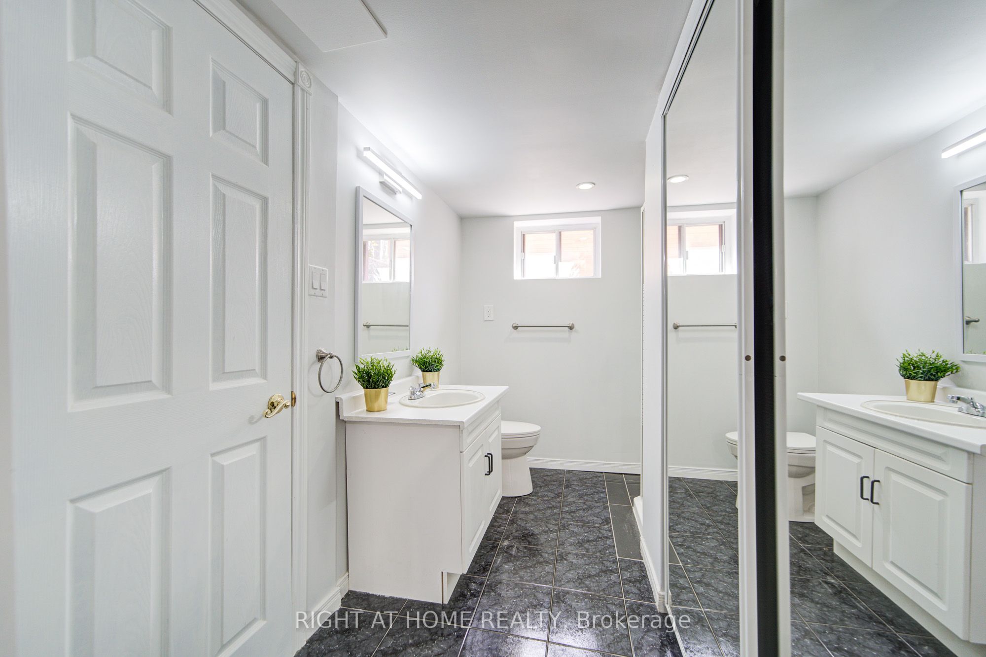 326 Jaybell Grove Property Photo 13